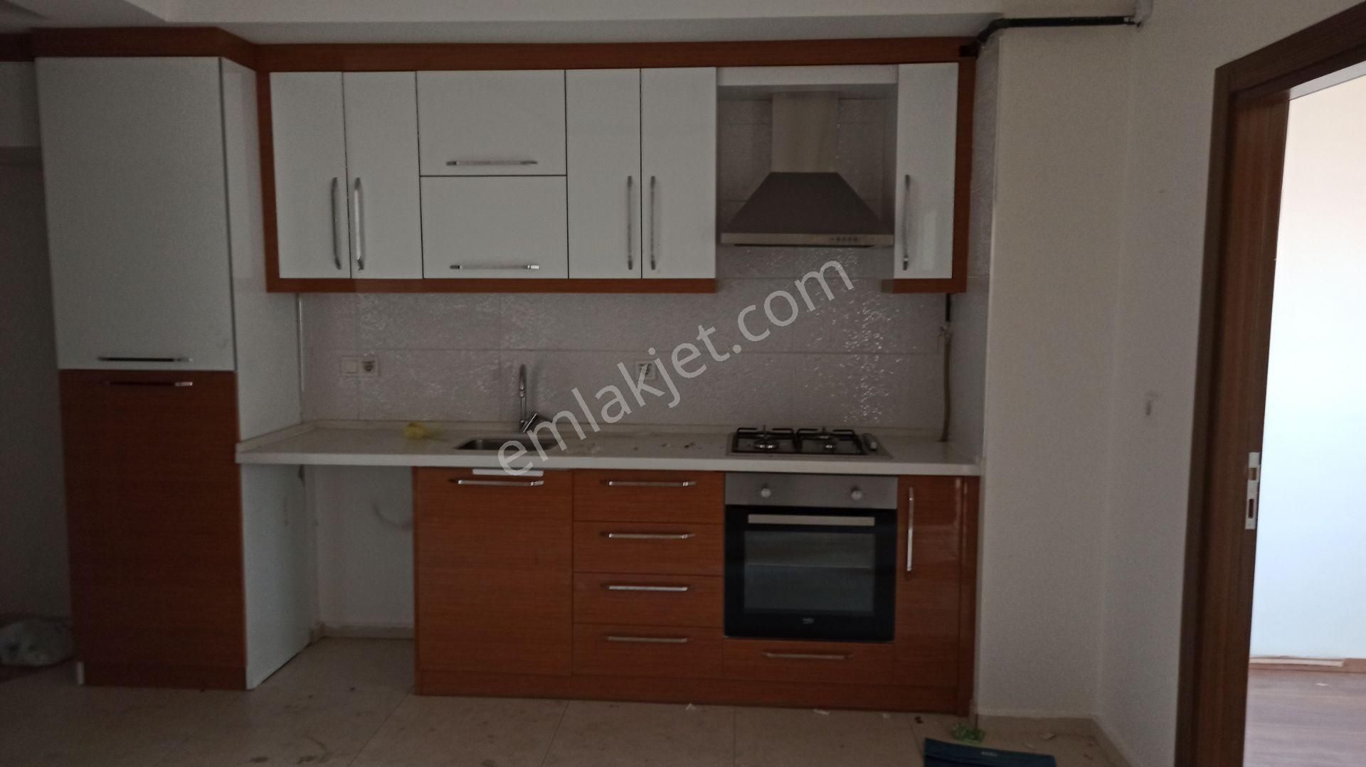 Isparta Merkez Gazi Kemal Kiralık Daire  ORDUEVİ ARKASINDA OFİS YAPMAYA UYGUN ARA KAT DAİRE