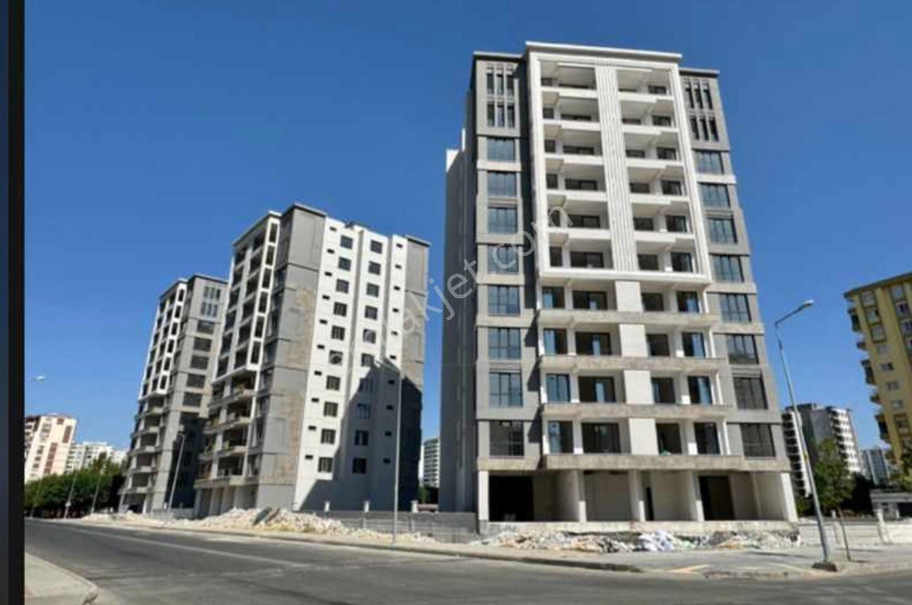 Kayapınar Mezopotamya Satılık Daire 75 EMLAKTAN KENT MEYDANI CEYSA SİNDE 2+1 ACİL SATLIK DAİRE