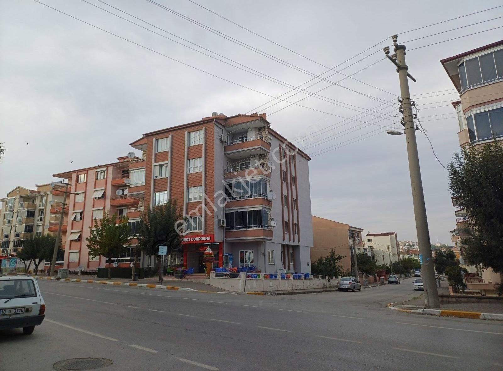 Karesi Toygar Satılık Daire TOYGAR MEHMET AKİF CADDE ÜZERİ 3+1 FERAH KULLANIŞLI ARAKAT DAİRE