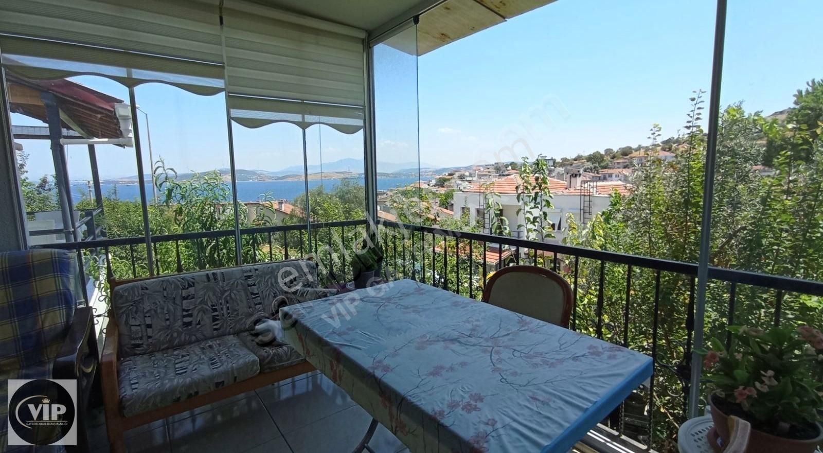 Foça Mustafa Kemal Atatürk Kiralık Villa Vip Gayrimenkul'den Yeni Foça'da Eşyalı Deniz Manzaralı 3+1