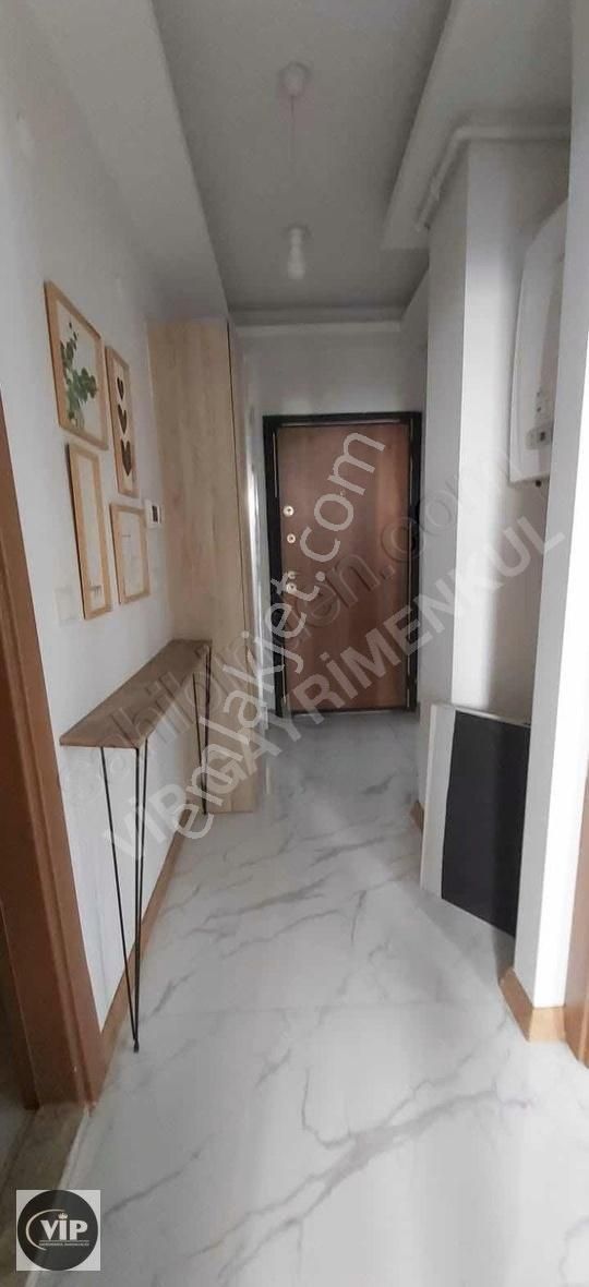 Karşıyaka Dedebaşı Kiralık Daire Vip Gayrimenkulden 2+1 kiralık BOŞ köşe daire