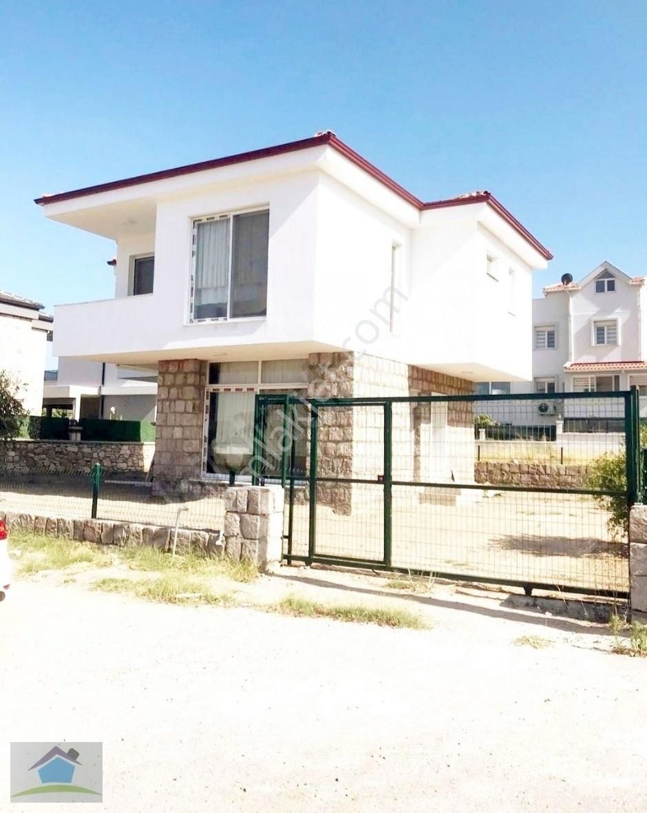 Karaburun Mordoğan Satılık Villa İzmir Mordoğan da güzel konum 3+1 Satılık Villa