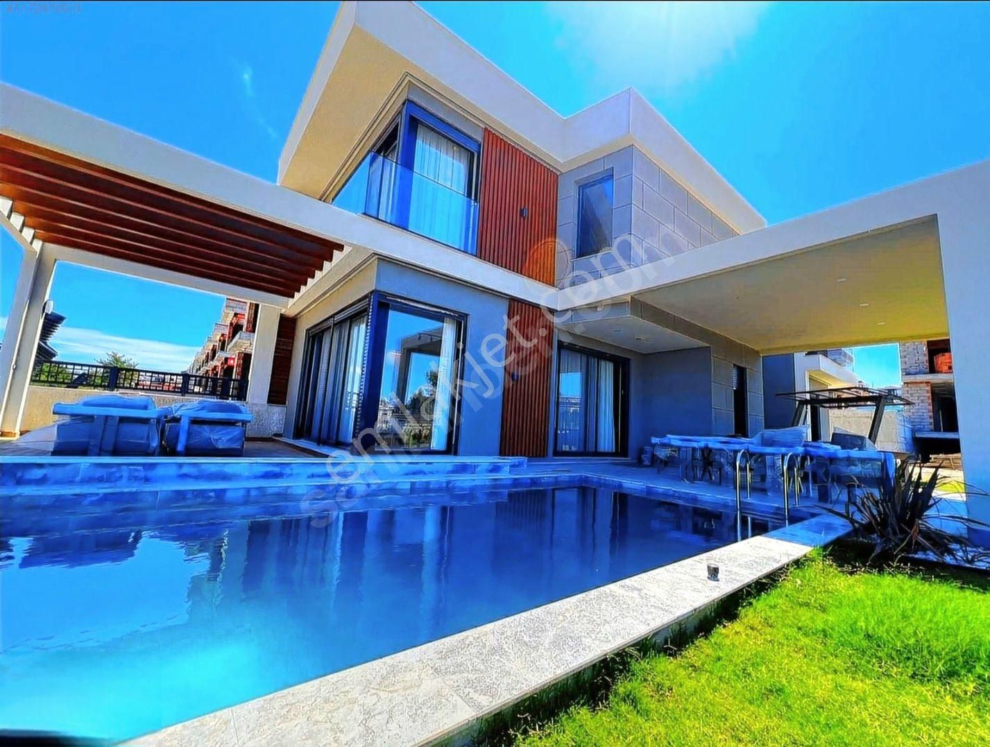 Kuşadası Karaova Satılık Villa Karova Satılık Harika Manzaralı Villa