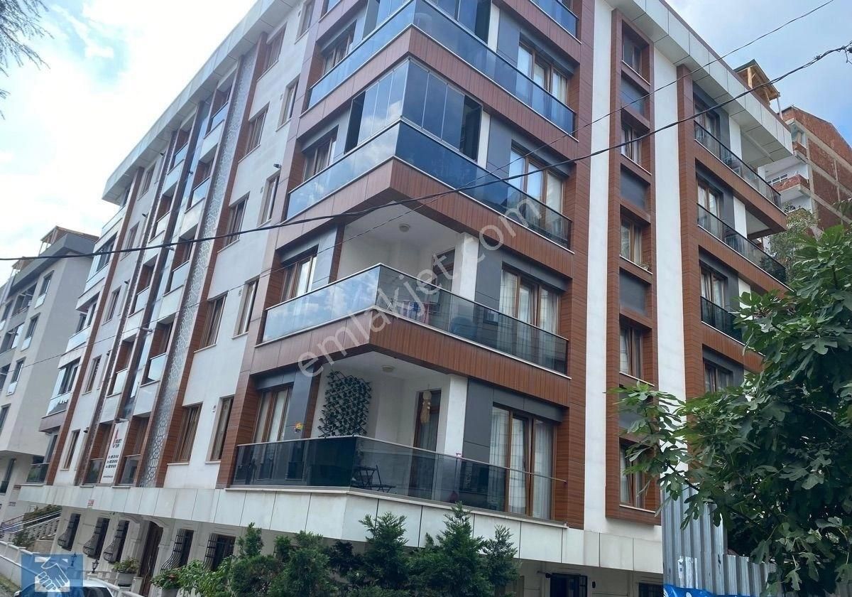 Kağıthane Merkez Satılık Daire Kağıthane merkezde çok geniş ve ferah yeni binada dublex daire