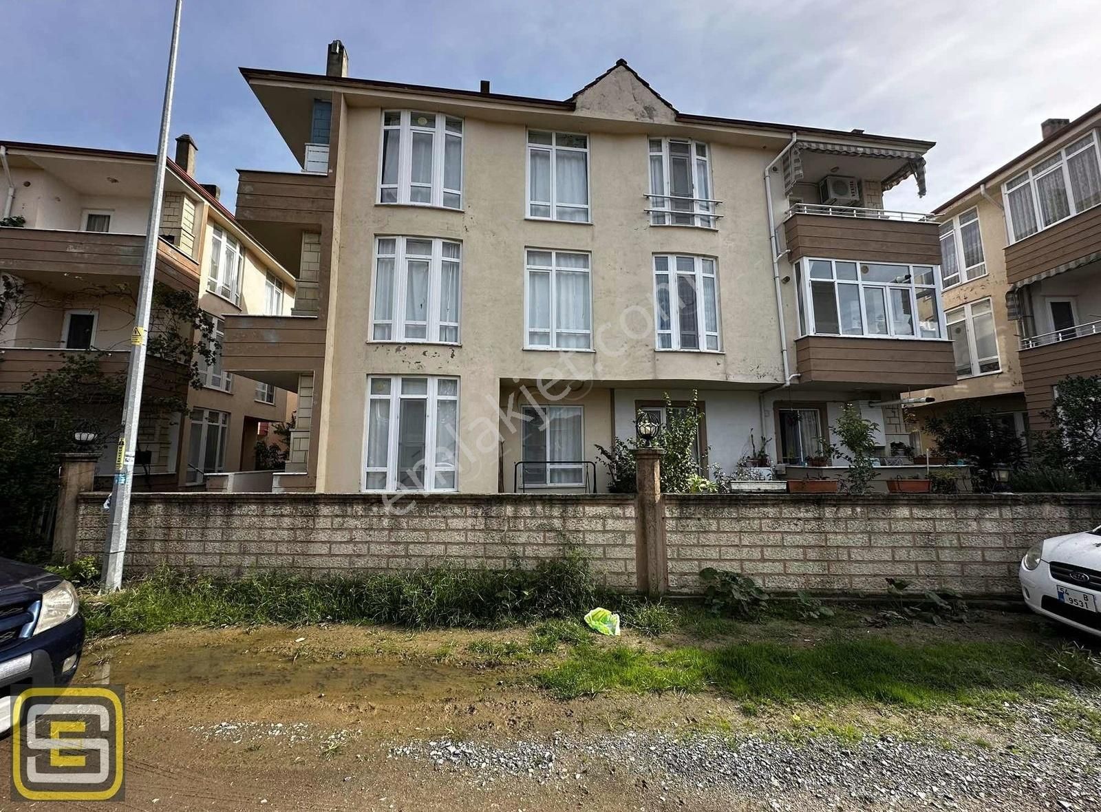 Karasu Yalı Satılık Daire BU FIRSAT KAÇMAZ DENİZE 50 METRE MESAFEDE KULLANŞLI YAZLIK DAİRE