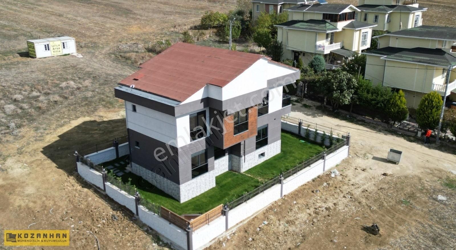 Silivri Gümüşyaka Satılık Villa MÜTEAHHİTTEN PANORAMİK DENİZ MANZARALI 7+2 TRİPLEKS VİLLA