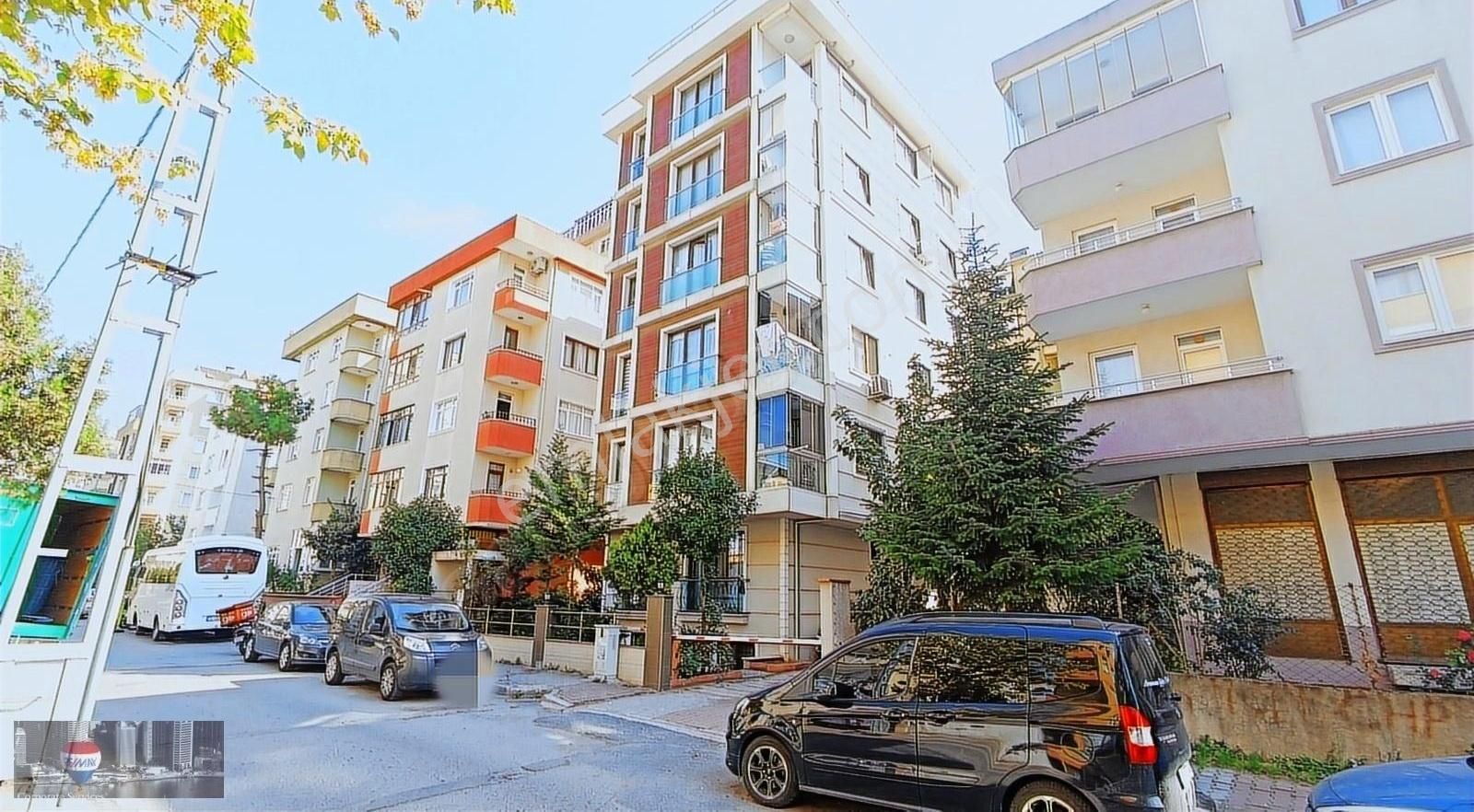 Maltepe Zümrütevler Satılık Daire ZÜMRÜTEVLERDE,KATTA TEK BAHÇELİ 115 NET 3+2, 2 BANYOLU,İSKANLI