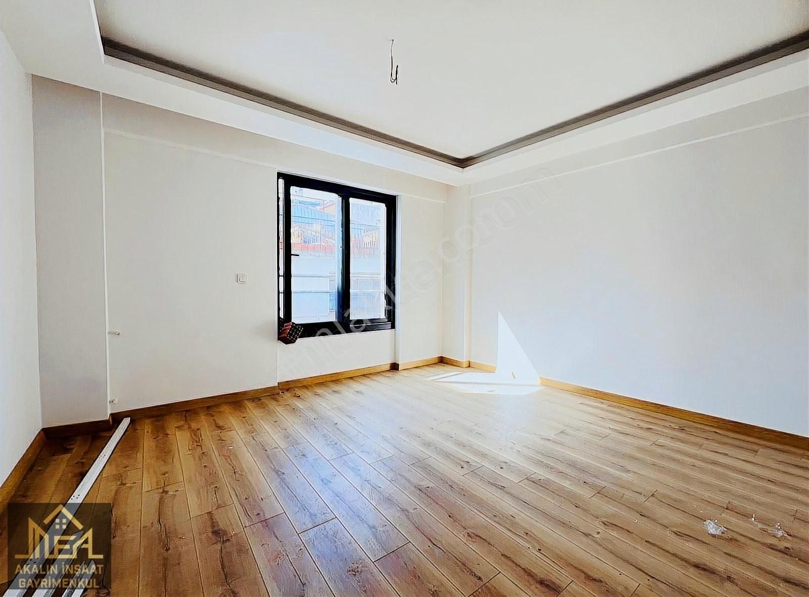 Karabağlar Kazım Karabekir Satılık Daire YEŞİLYURTTA 3+1 ASANSÖRLÜ ANKASTRELİ CAM BALKON EBEVEYN BANYO