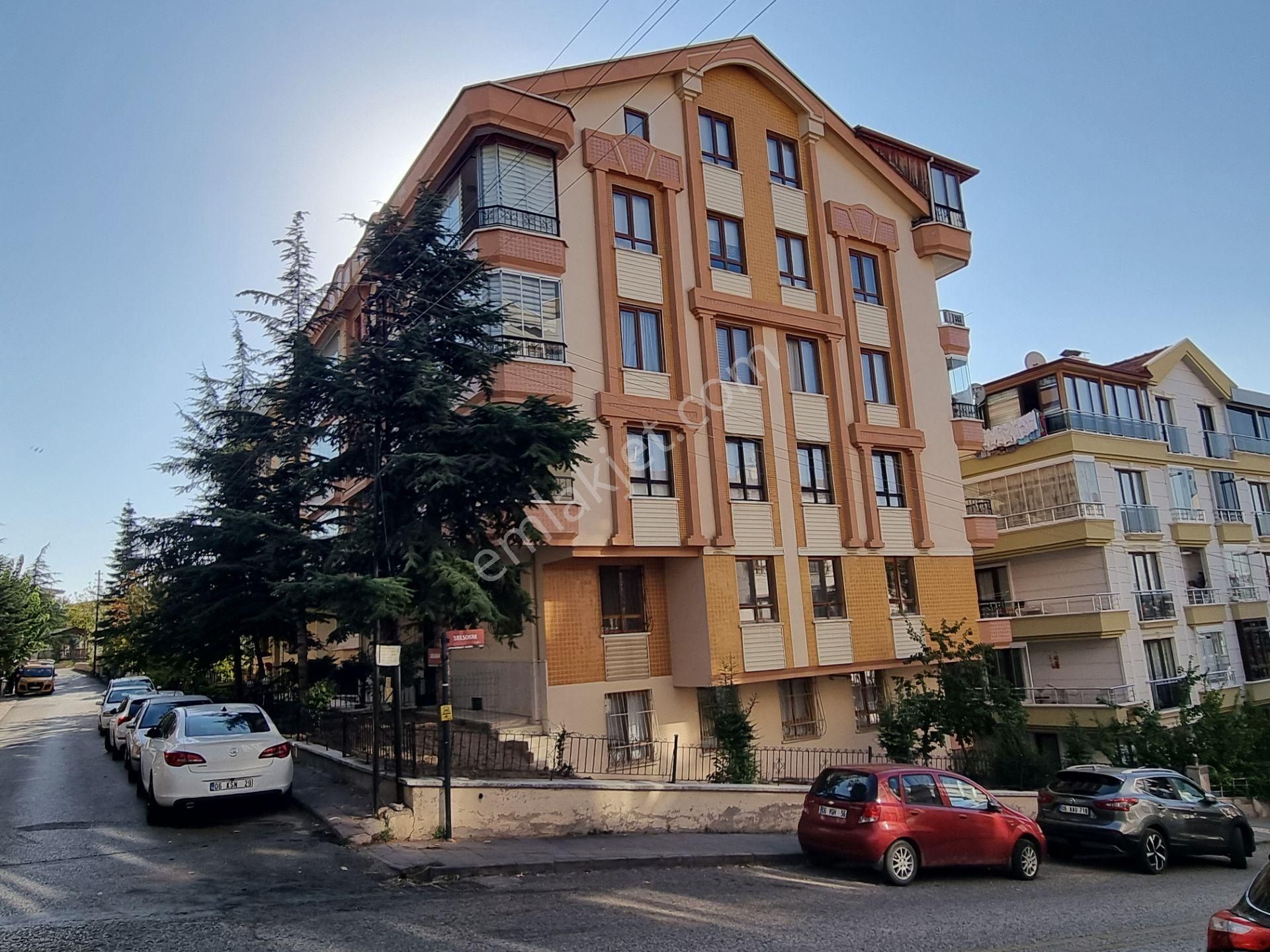 Keçiören Ayvalı Satılık Daire  KARDEŞLER'DE KAT KONUMUNDA 3+1 YÜKSEK GİRİŞ KÖŞE BAŞI GÜNEY CEPHE