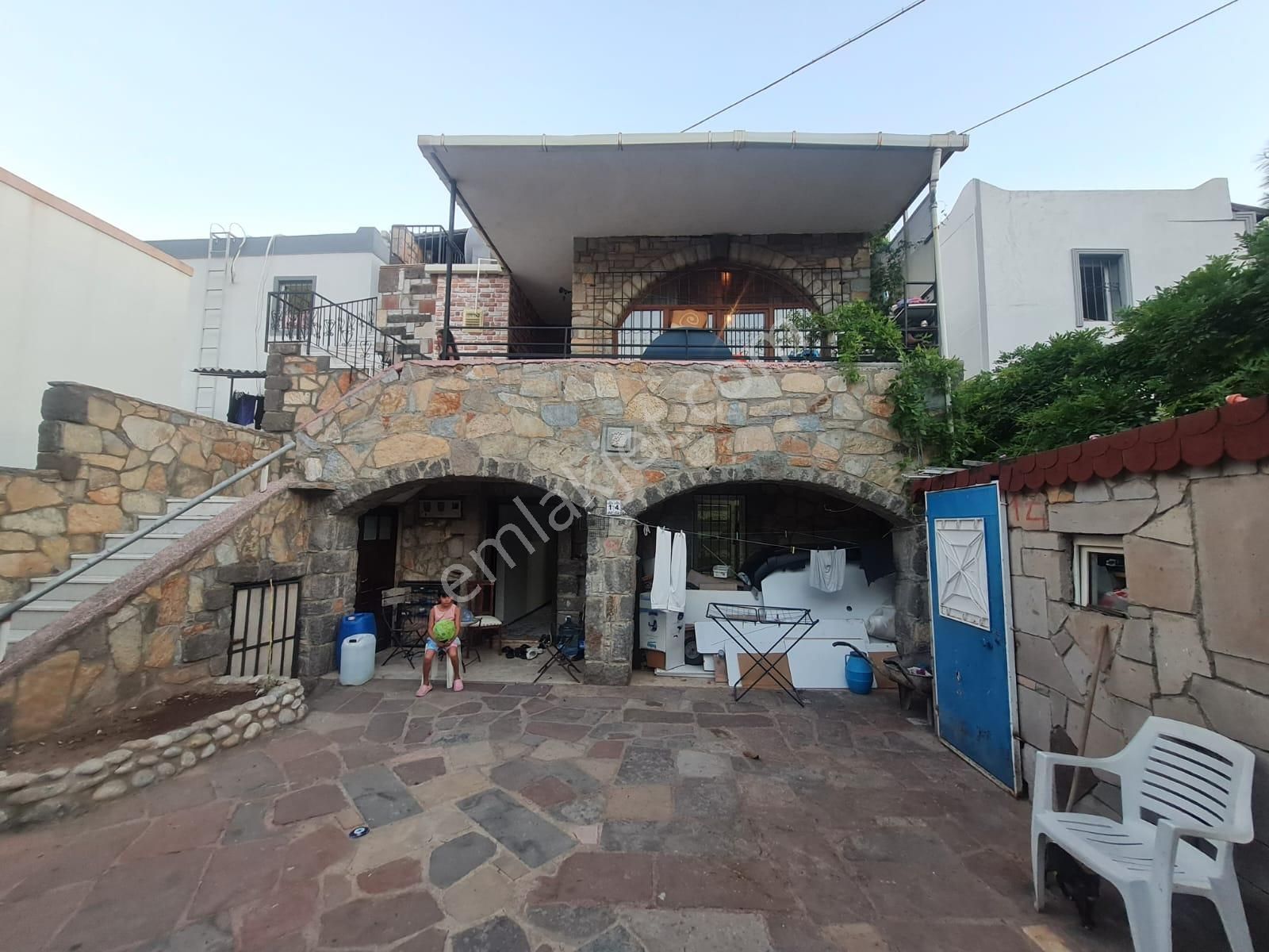 Bodrum Konacık Satılık Daire  Bodrum Konacık'ta Satılık 3+1 Orta Kat Daire