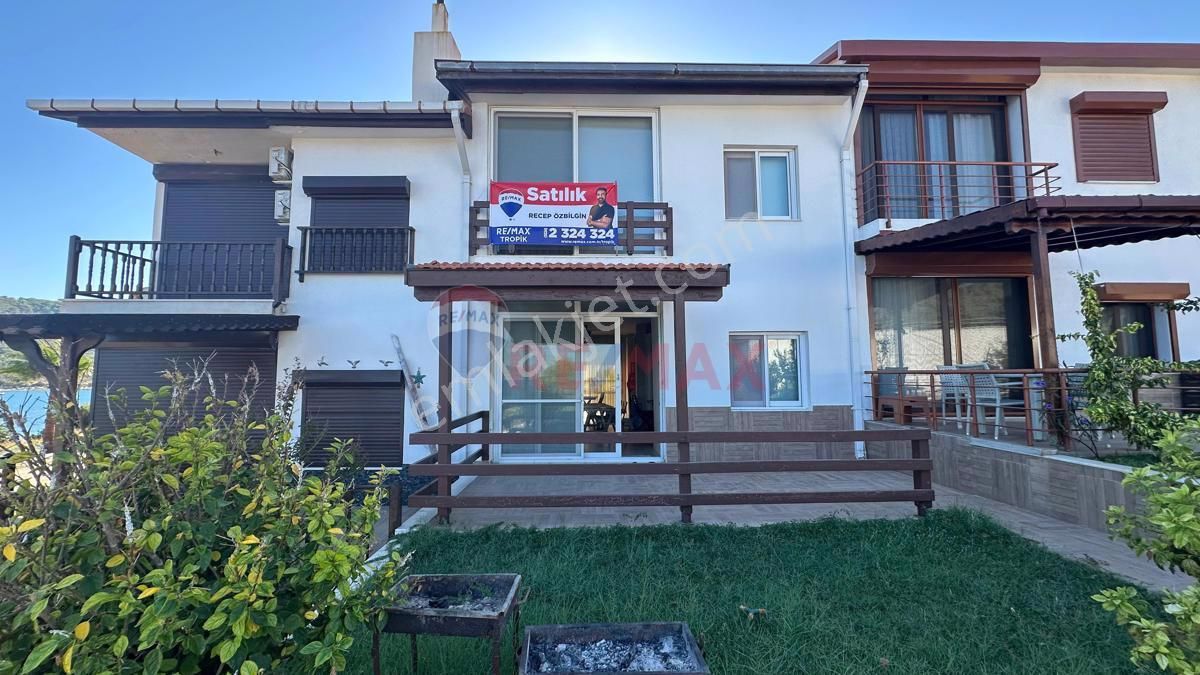 Silifke Yeşilovacık Satılık Villa REMAX TROPİK'TEN TİSAN BÖKE TATİL SİTESİ 4+1 EŞYALI KAFA VİLLA(denize 20 adım)