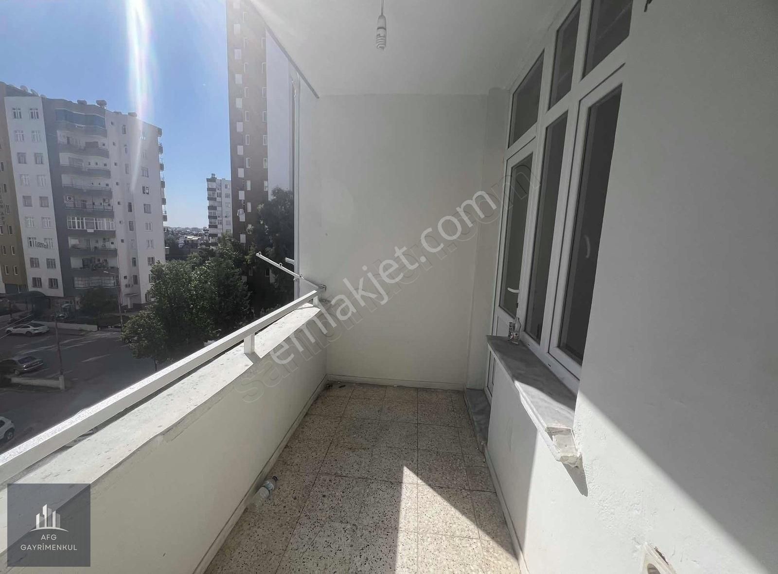 Seyhan Yeşilyurt Satılık Daire MAVİ BULVARDA 3+1 KAPALI MUTFAK SATILIK DAİRE