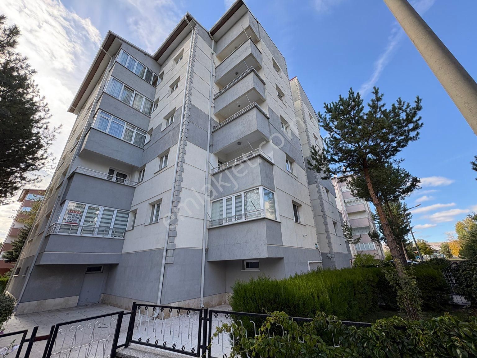 Sivas Merkez Yenişehir Satılık Daire  KABZE EMLAKTAN YENİŞEHİR MH'DE SATILIK FULL YAPILI SATILIK DAİRE