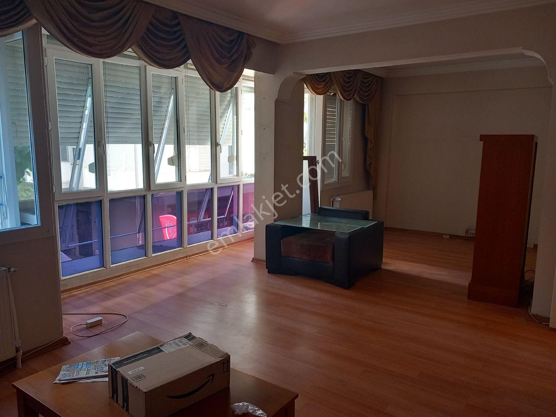 Karabağlar Bahçelievler Kiralık Daire BAHÇELİEVLER MAHALLESİNDE 326 SOKAKTA KİRALIK DAİRE 