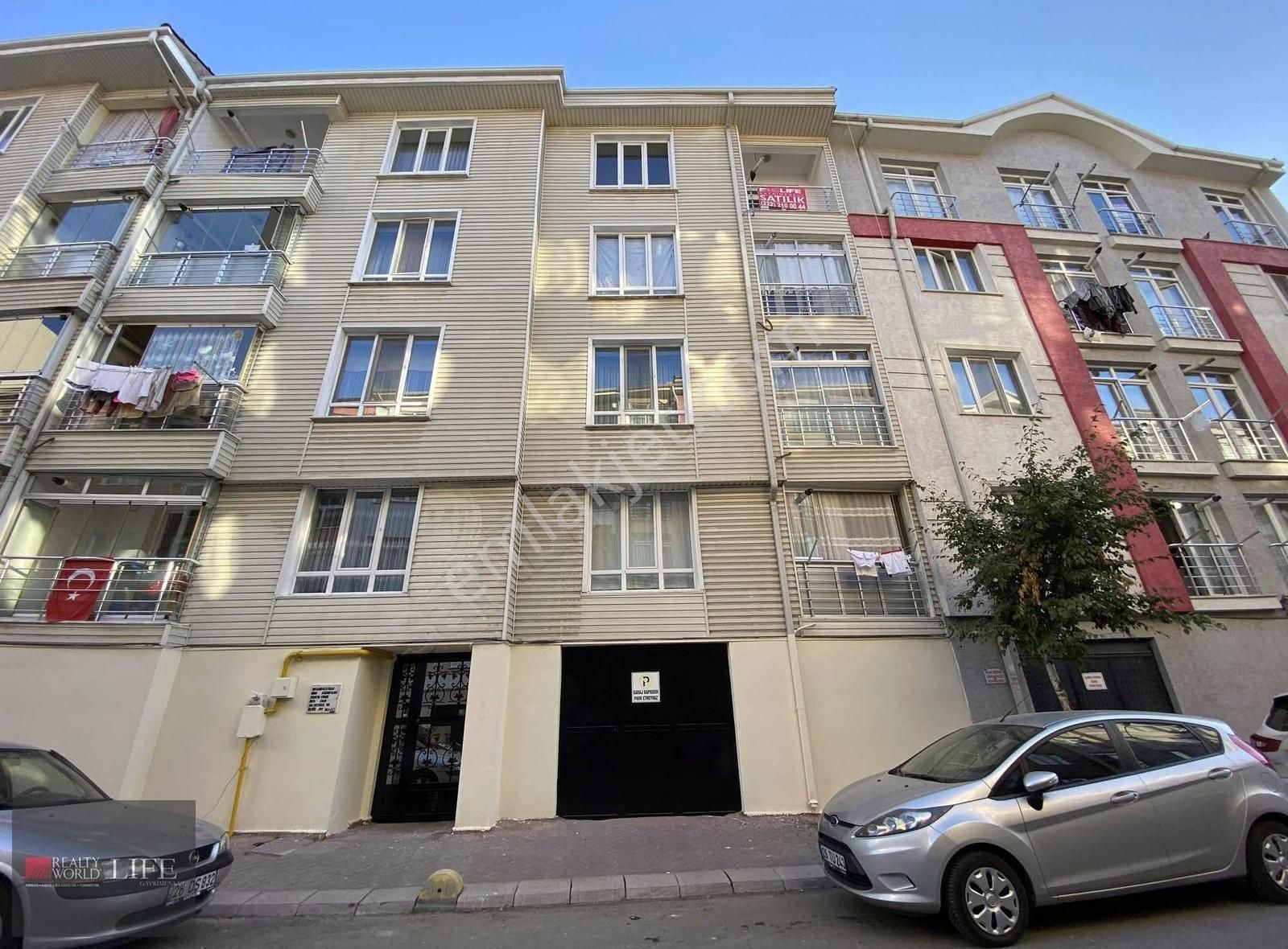 Tepebaşı Ömerağa Satılık Daire RW LIFE// ÖMERAĞA MAHALLESİ ANIT PARK YAKINI 2+1 SATILIK DAİRE