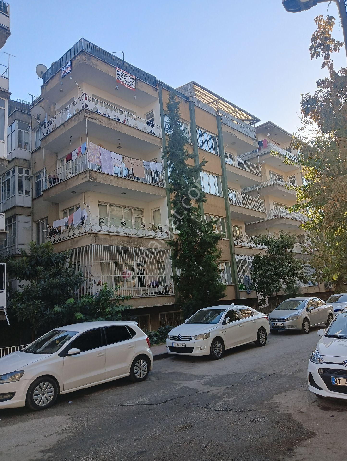 Şahinbey Alleben Satılık Daire AKYOL GAYRİMENKUL DEN SATLIK DAİRE ALLEBEN MAHALLESİNDE TERAS KAT 3+1