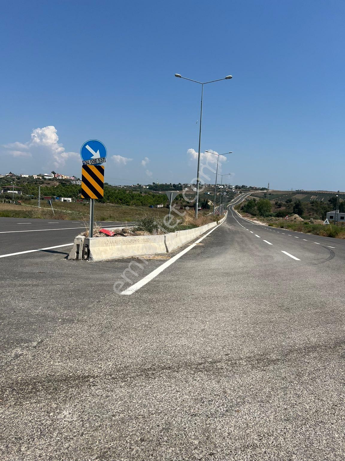 Ceyhan Sarımazı Satılık Konut İmarlı Sarımazı mh’de Bulvar üzeri ve köşe başı arsa’dır.İster konut ister yatırım amaçlı düşünülebilir.