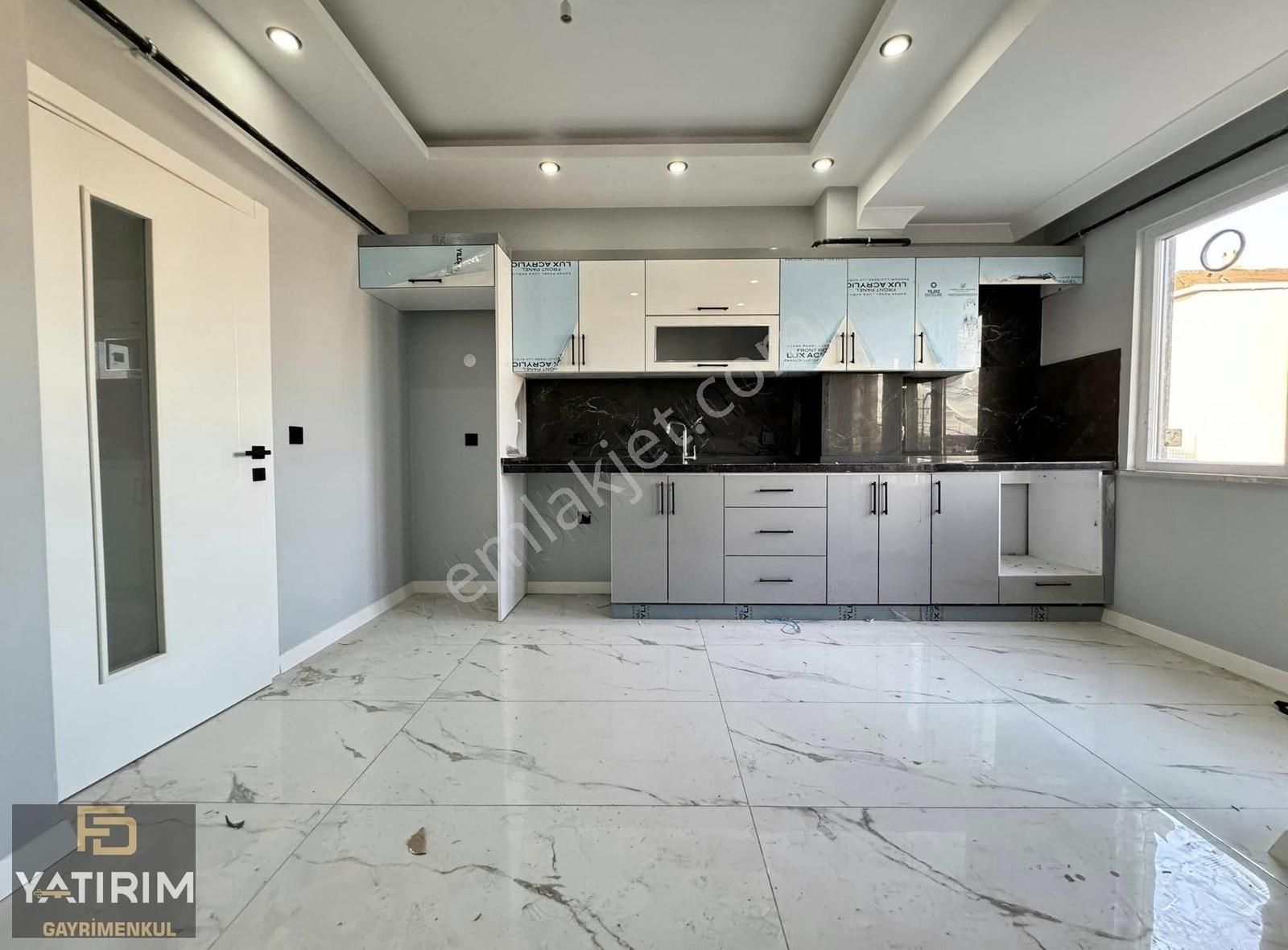 Darıca Bağlarbaşı Satılık Daire MERKEZİ KONUMDA DENİZ MANZARALI ASANSÖRLÜ 4+1 235M² DUBLEKS