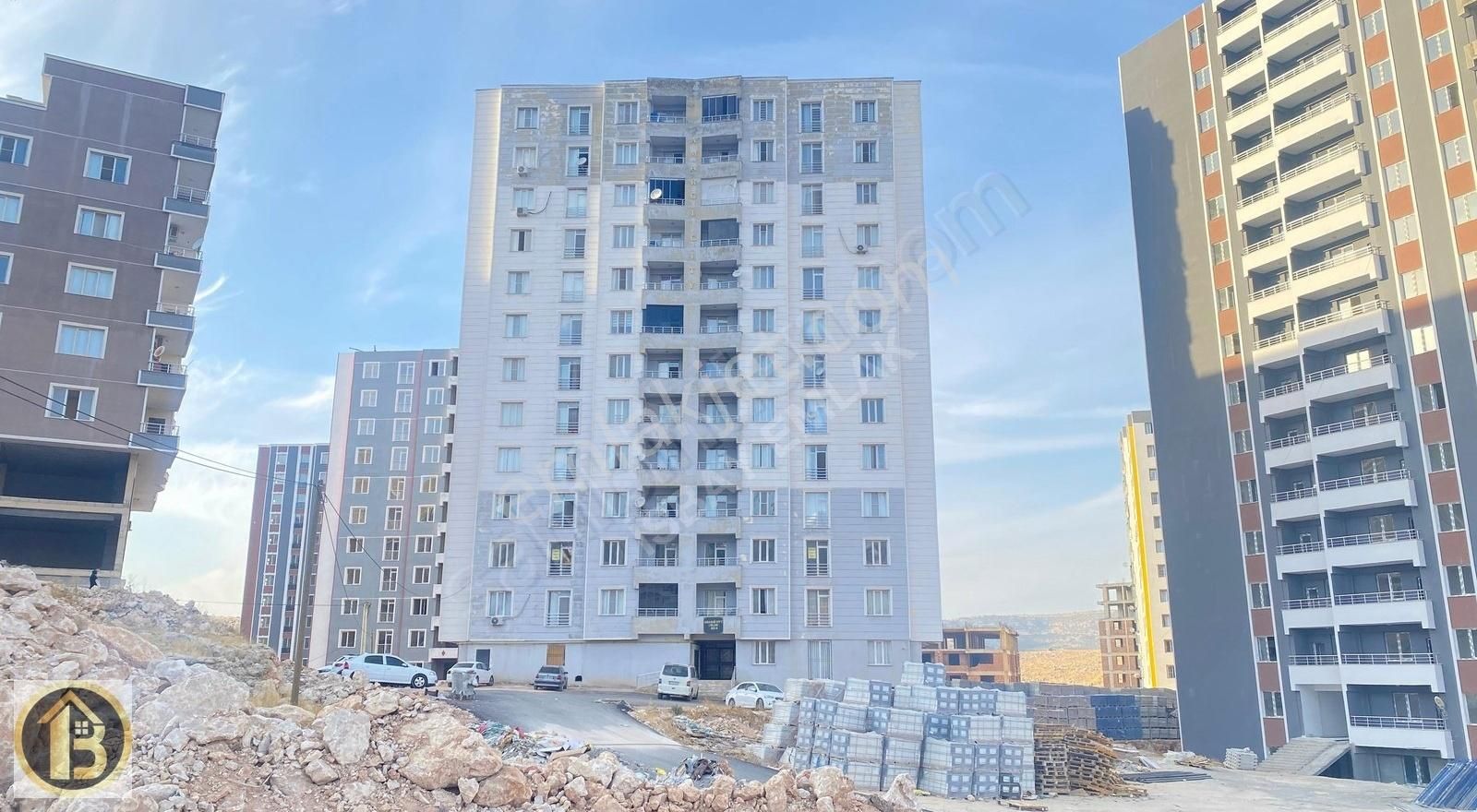 Artuklu Nur Satılık Daire İSBAY EMLAK'TAN ARAŞTIRMA HASTANESİ ARKASI SATILIK 3+1 DAİRE