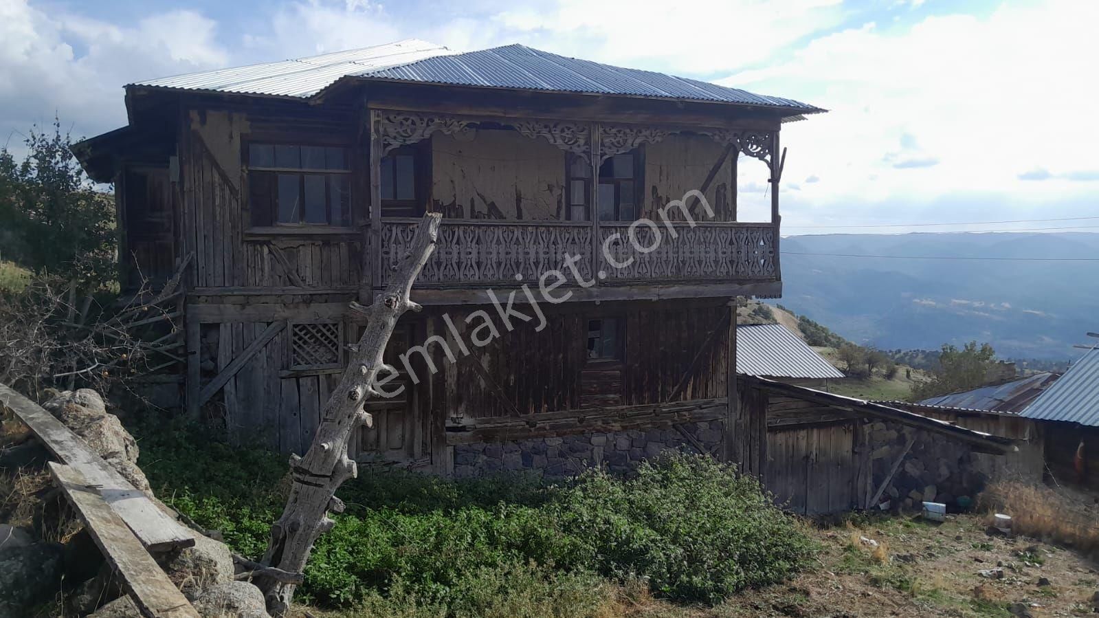 Seben Kaşbıyıklar Köyü (Bıyıklar) Satılık Köy Evi ACİL SATILIK 2 KATLI AHŞAP EV