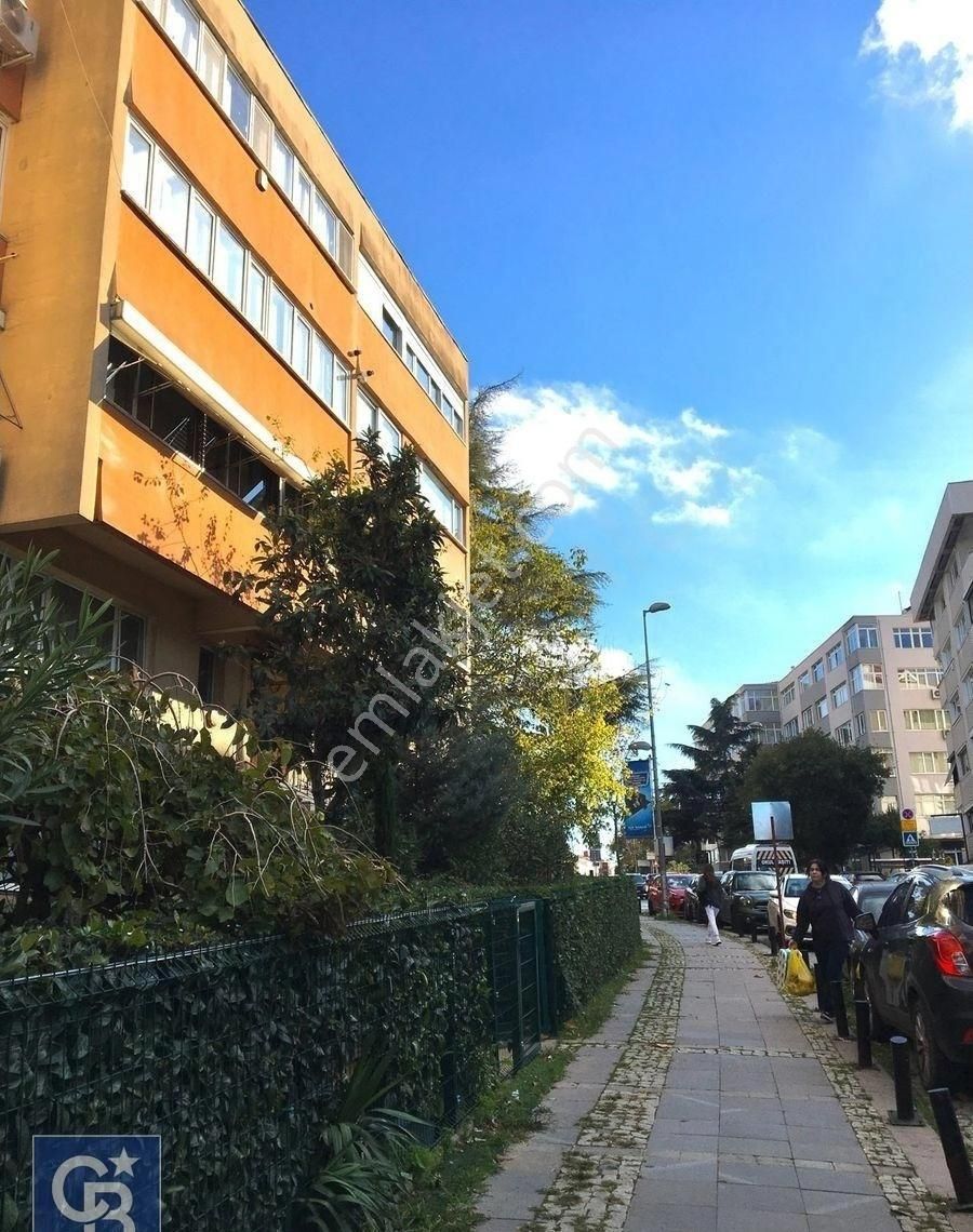 Beşiktaş Akat Kiralık Daire Akatlar , Zeytinoğlu caddesinde Bahar sitesi Mine apartmanında kiralık daire