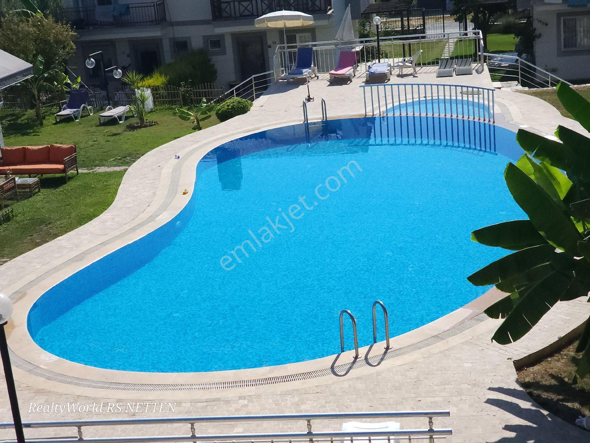 Kuşadası Karaova Satılık Villa SATILIK KUŞADASI PLAJA 1250m FULL EŞYALI  HAVUZLU 3+1 BAHÇELİ VİLLA