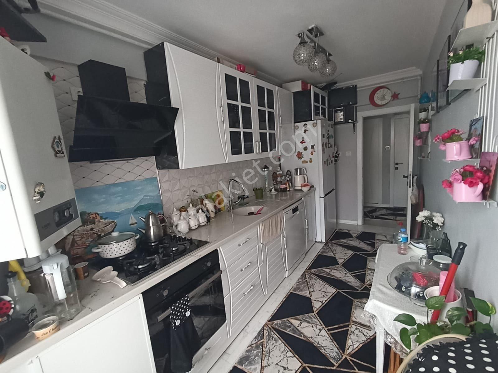 Mudanya Ömerbey Satılık Daire MUDANYA MERKEZDE DENİZ MANZARALI SATILIK DAİRE