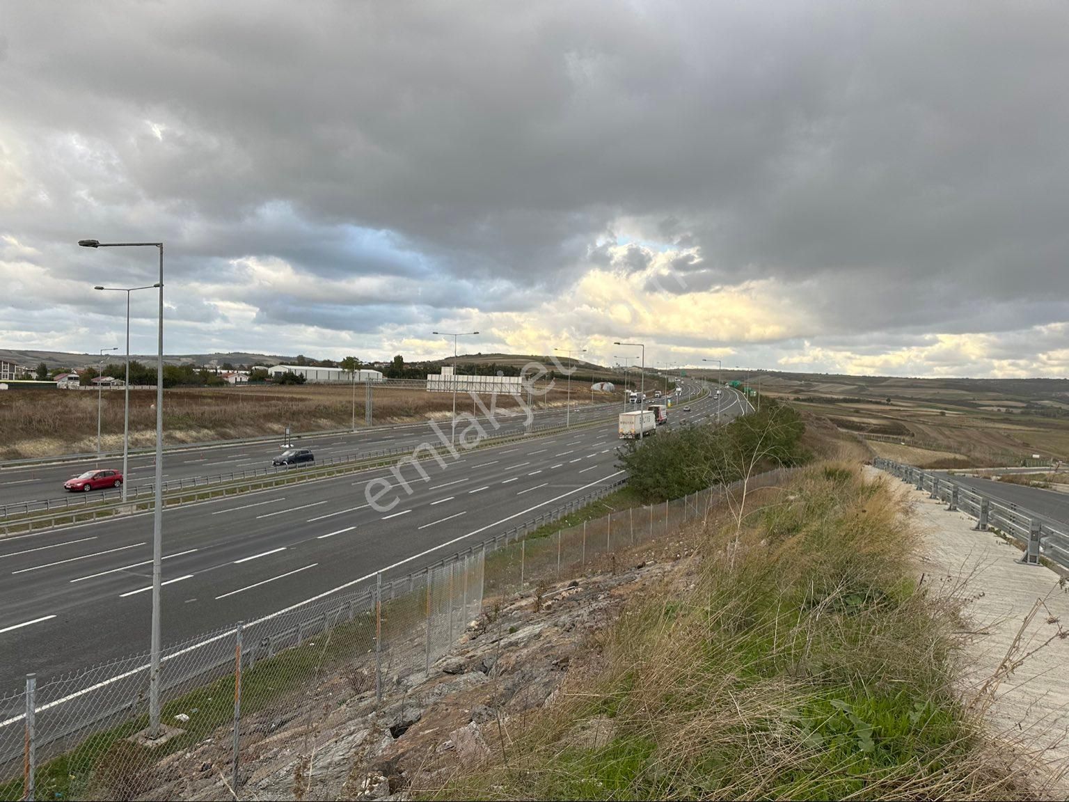 Çatalca Nakkaş Satılık Tarla Mergen Grup Gayrimenkul’den Sanayi Bölgesinde Yattırımlık Arsa 224 M2