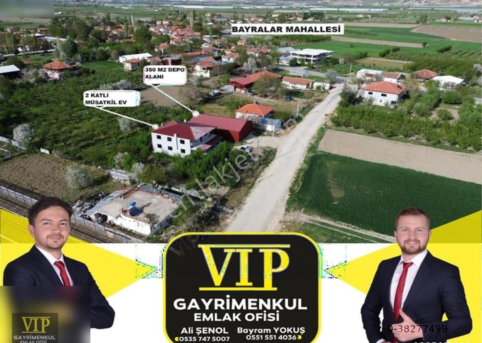 Elmalı Bayralar Satılık Müstakil Ev VIP GAYRİMENKUL' den Bayralar da 2 Katlı Ev,Depo ve Bahçesi