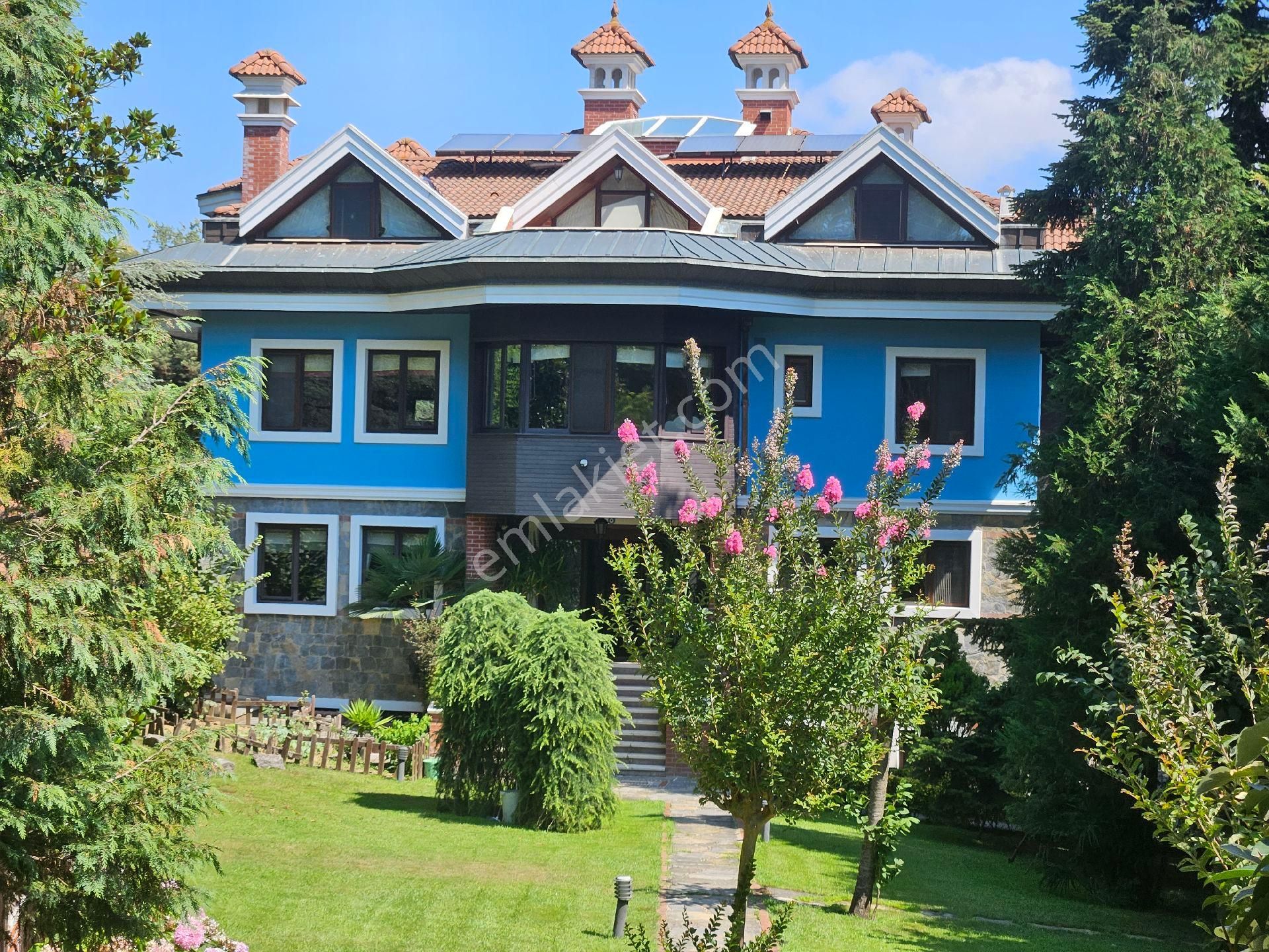 Sarıyer Bahçeköy Kemer Satılık Villa Bahçeköy'de Belgrad Ormanın Hemen Yanında Satılık İkiz 2 Villa