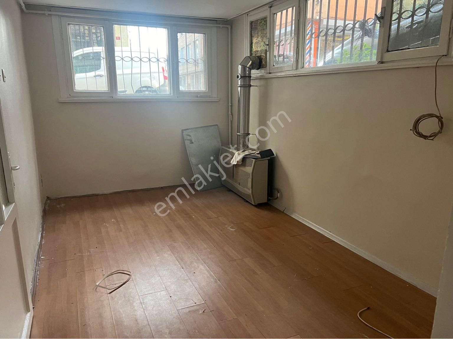 Fatih Hırka-i Şerif Kiralık Daire  (ARSLAN EMLAK) 1+1 DOĞALGAZ SOBALI DAİRE