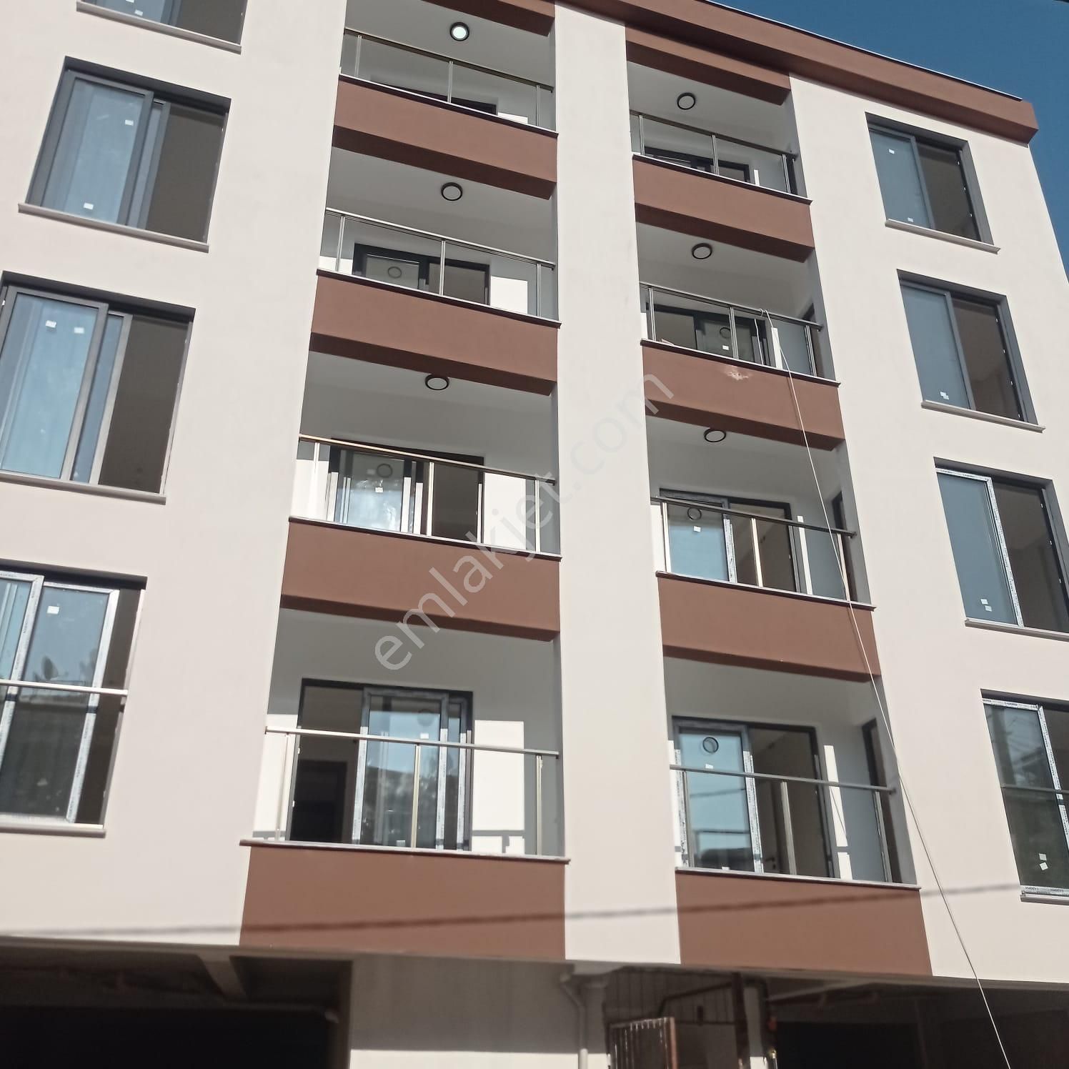 Salihli Kurtuluş Satılık Daire  SALİHLİ KURTULUŞ MAHALLESİ ŞÜHEDA  CADDESİ BİR ALT SOKAĞINDA 2+1 SATILIK DAİRE