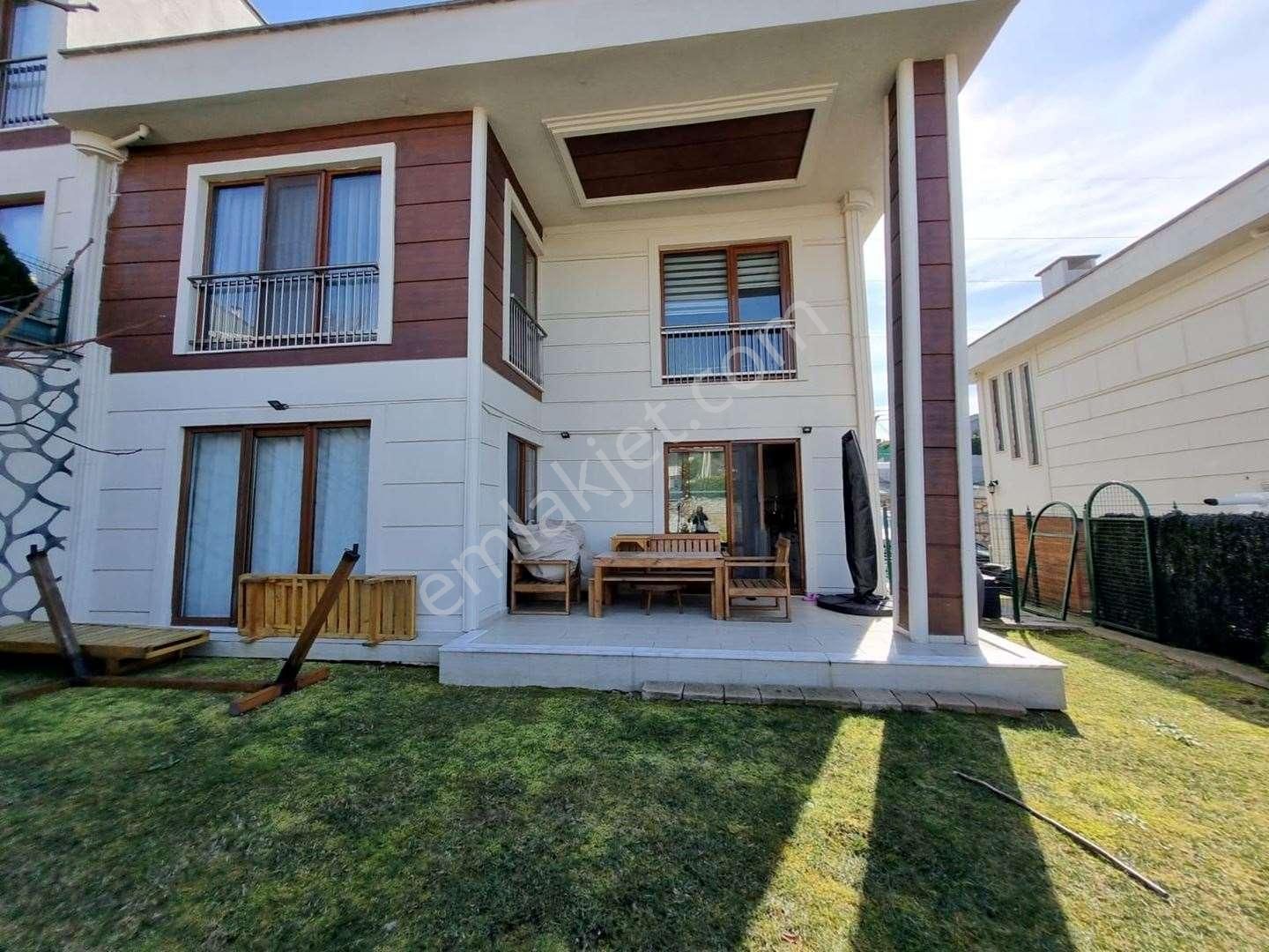 İzmit Tüysüzler Satılık Villa  KOCAELİ İZMİT TÜYSÜZLER KABAOĞLU HAVUZLU SİTE İÇİ SATILIK VİLLA