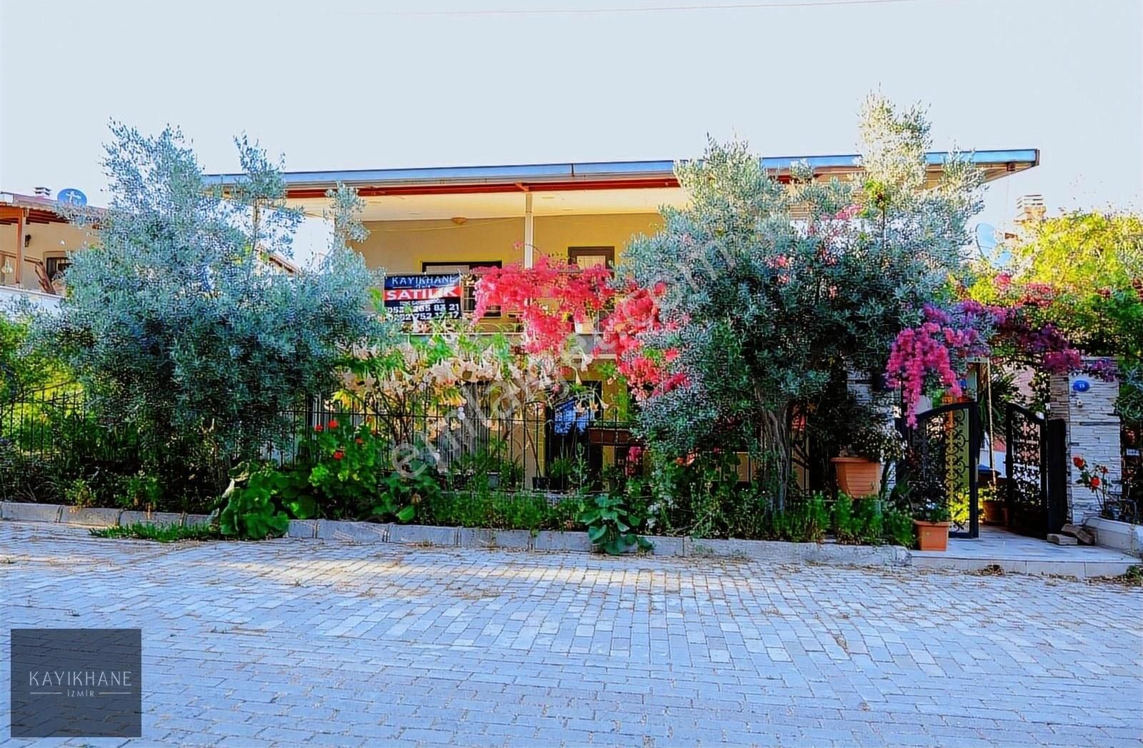 Urla Şirinkent Satılık Villa İZMİR URLA ŞİRİNKENT ÖZTUNCER SİTESİNDE SATILIK 200m2 5+1 VİLLA