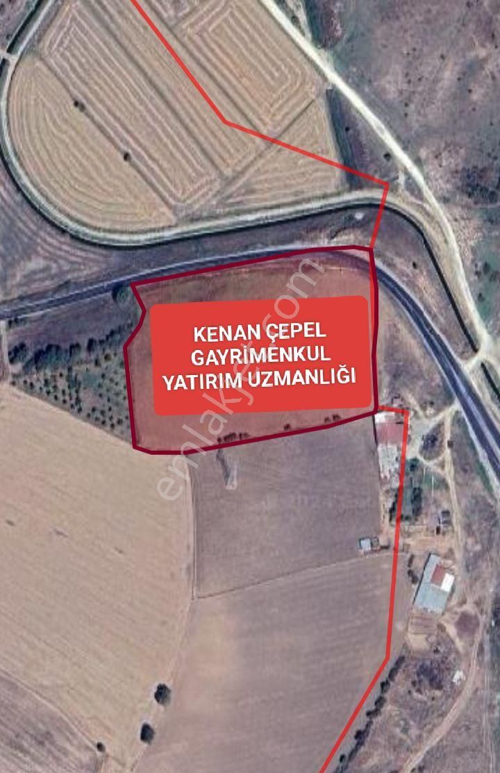 Ezine Üvecik Köyü Satılık Konut+Ticaret Alanı ÇANAKKALE EZİNE ÜVECİK KÖYÜ 18 DÖNÜM 531.55 M2 PETROL OFİSİ OLUR FABRİKASI KURULABİLİR 