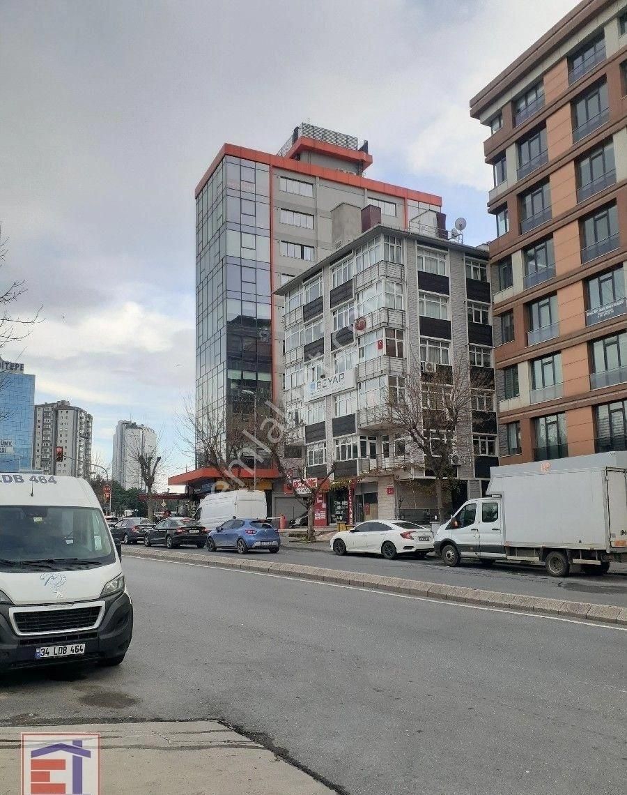 Kadıköy Kozyatağı Satılık Ofis KOZYATAĞI İşhanında Satılık Ofis Katı