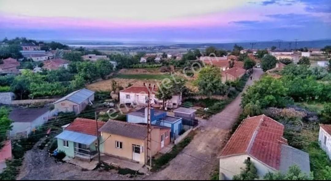 Enez Şehitler Köyü Satılık Arazi Edirne Enez Şehitler Köyünde İmar Sınırında 1550m2 Yatırımlık Arazi