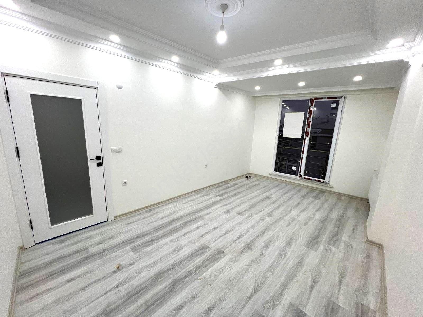 Küçükçekmece Tevfik Bey Satılık Daire  TEVFİKBEY MH 2+1 80m2 SIFIR ASANSÖRLÜ KREDİLİ SATILIK ARAKAT