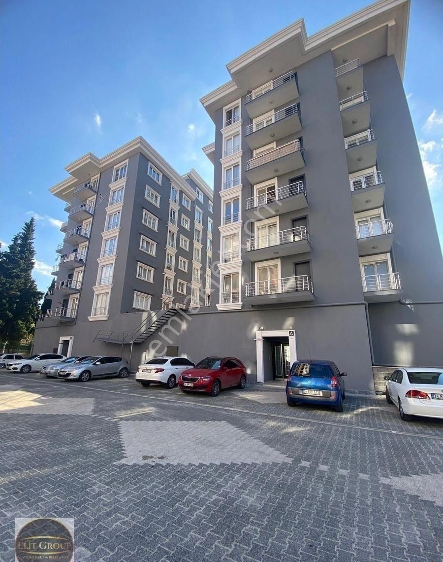 Pendik Şeyhli Satılık Daire Pendik Şeyhli Mahallesinde Geniş 3+1 Fırsat