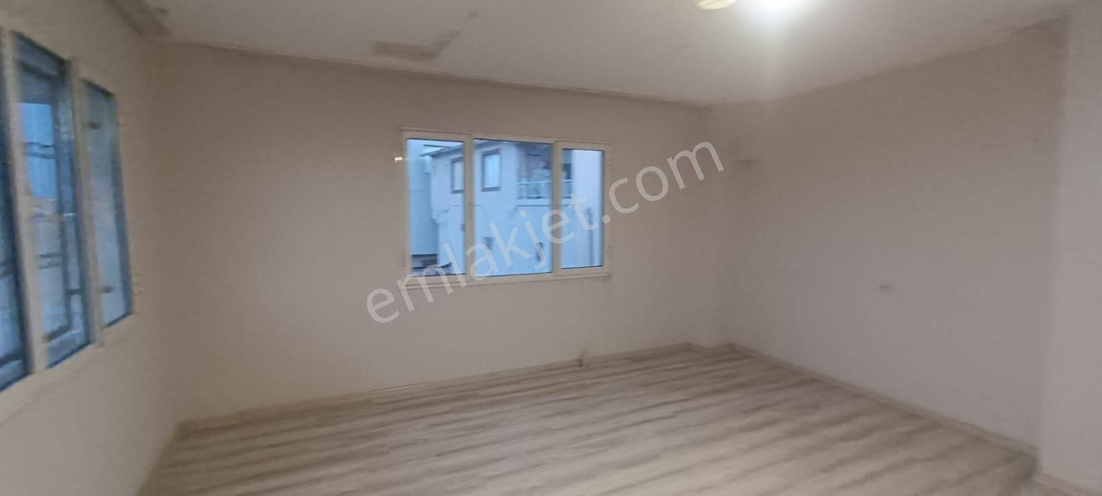 Karabağlar Cennetçeşme Kiralık Daire Karabağlar Cennetceşme Mah.4+1 140 M2 Teraslı Kiralık Daire