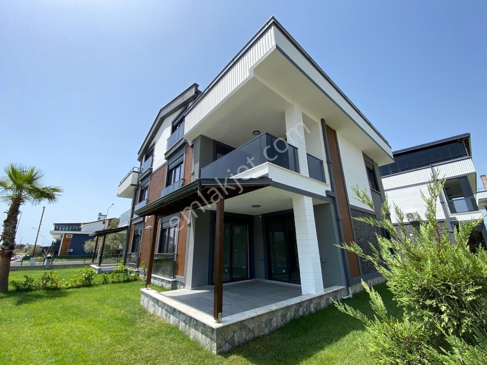 Edremit Güre Satılık Villa YÜKSELDEN GÜREDE ŞAHANE KONUMLU 4+1 HAVUZLU VİLLA