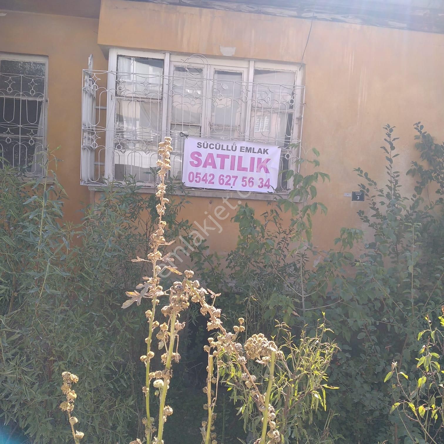 Sücüllü Emlaktan Satılık Bahçeli Ev