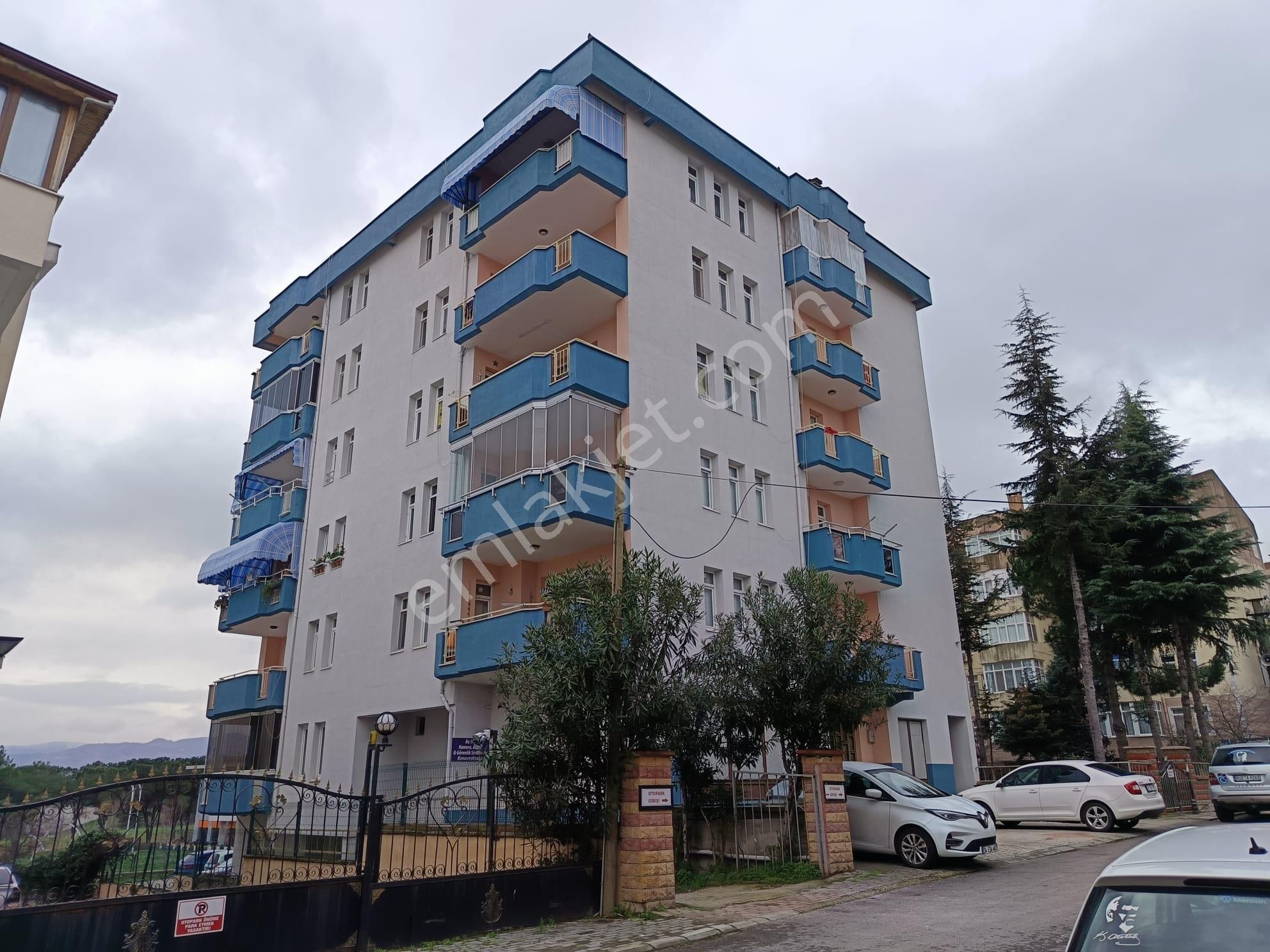 Derince Dumlupınar Kiralık Daire  DERİNCE DUMLUPINAR'DA EŞYALI KİRALIK 3+1 DAİRE