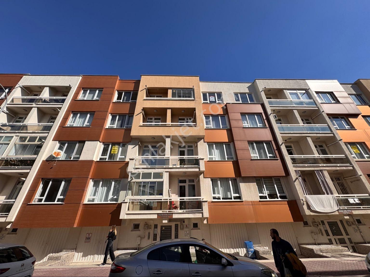 Tepebaşı Zafer Satılık Daire  PERA'DAN YENİBAĞLAR MH AÖF ARKASI 2+1 EŞYALI TEMİZ ARA KAT DAİRE