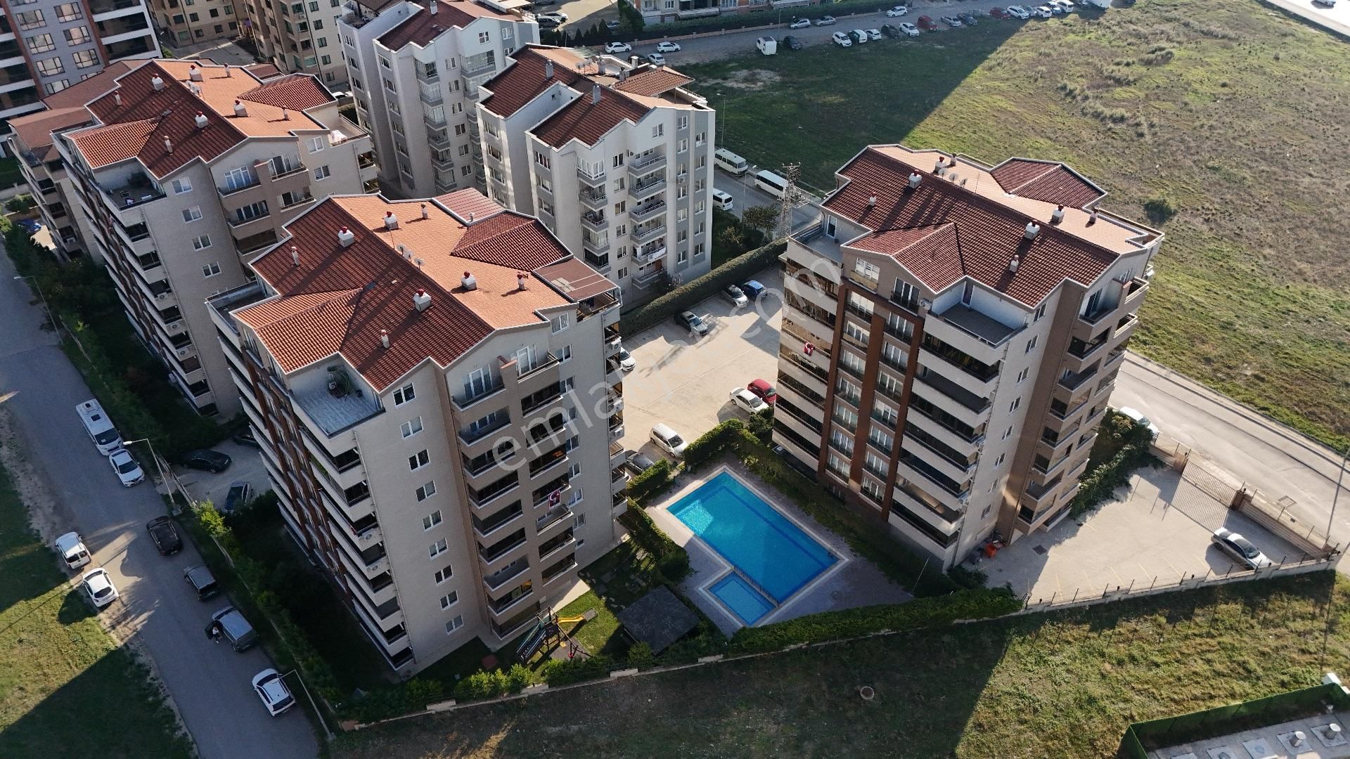 Nilüfer 23 Nisan Satılık Daire 23 NİSAN TAŞYAKAN SAFİR EVLERİ'NDE BAHÇE KATI 2+1 SATILIK DAİRE