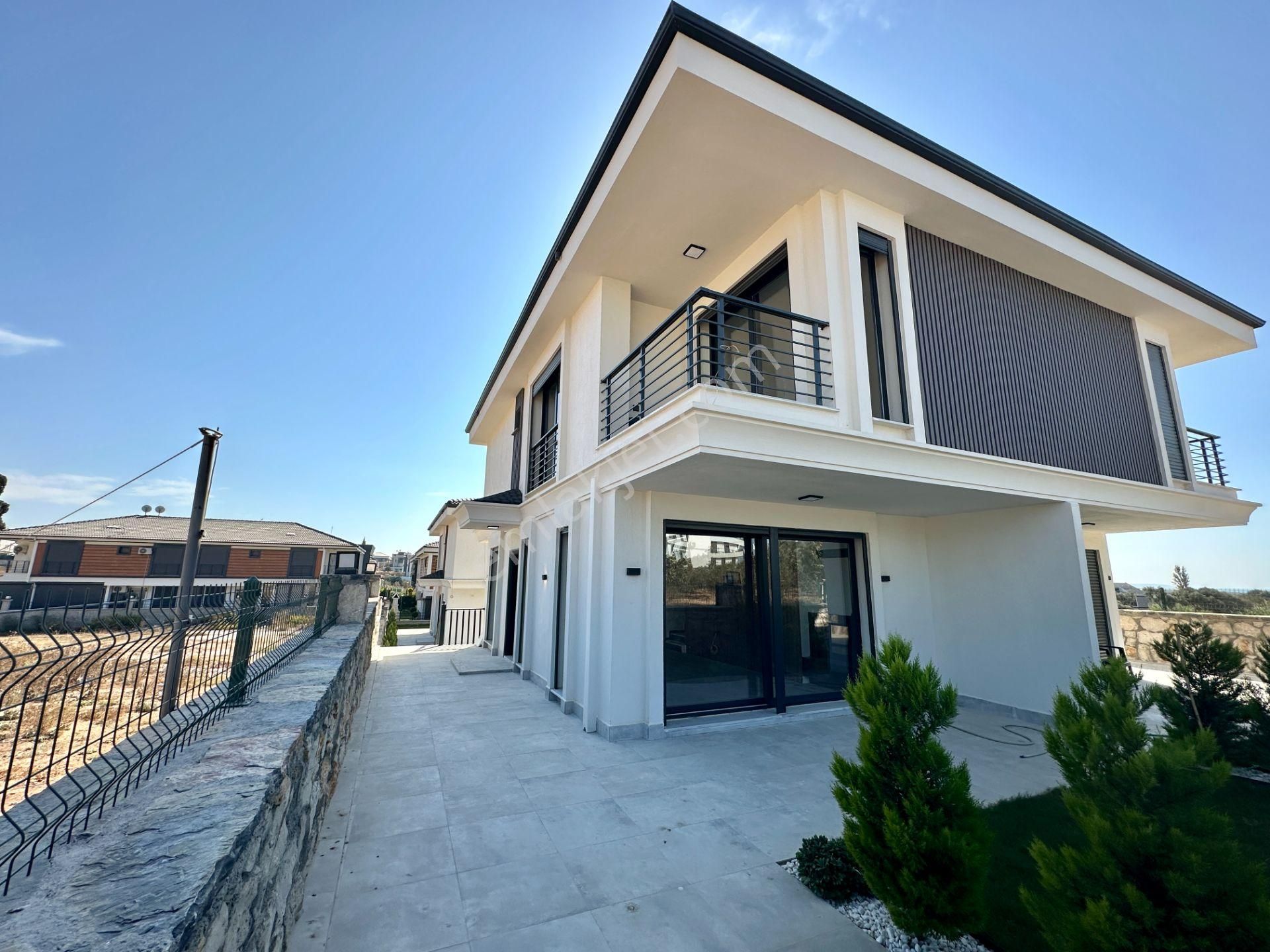 Didim Hisar Satılık Villa Villacı Onur'dan Didim Merkezde Satılık 3+1 Havuzlu Sıfır Lüx Villa