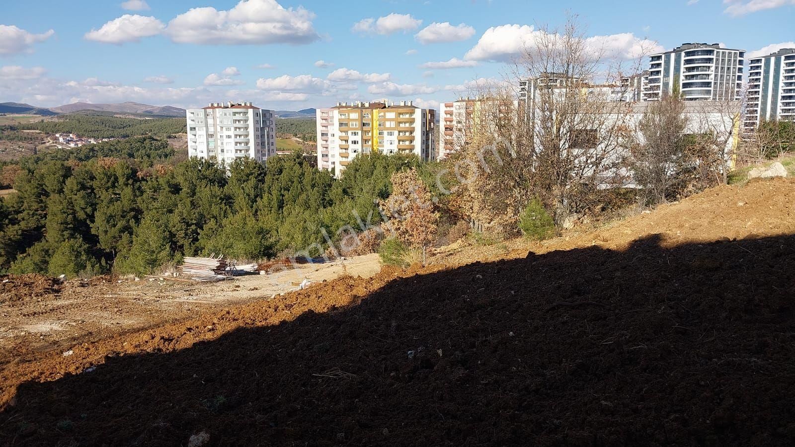 Uşak Merkez Kemalöz Satılık Konut İmarlı Uşak Merkez Hilalkentte Villalık Arsa