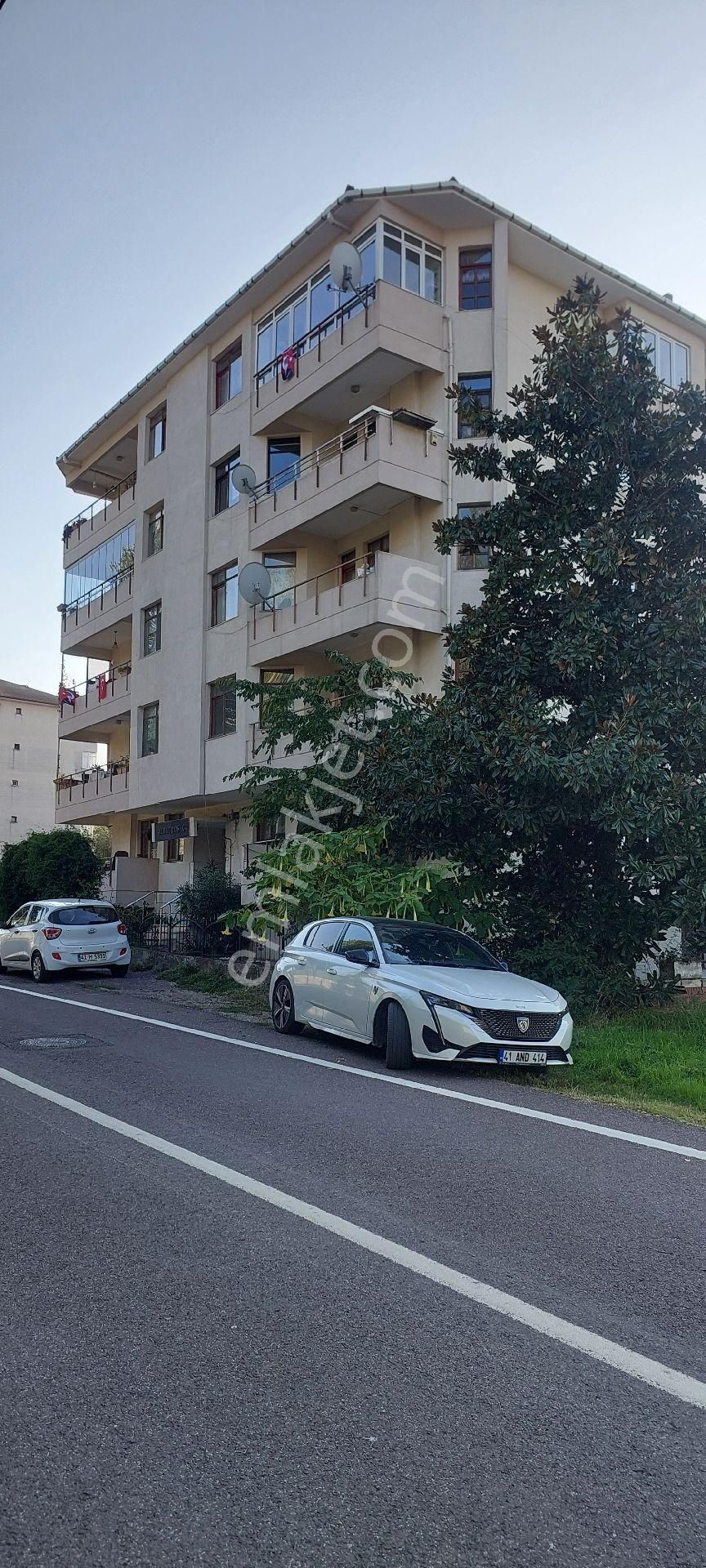 Gölcük Yüzbaşılar Satılık Daire GÖLCÜK YÜZBAŞILARDA SATILIK DAİRE 