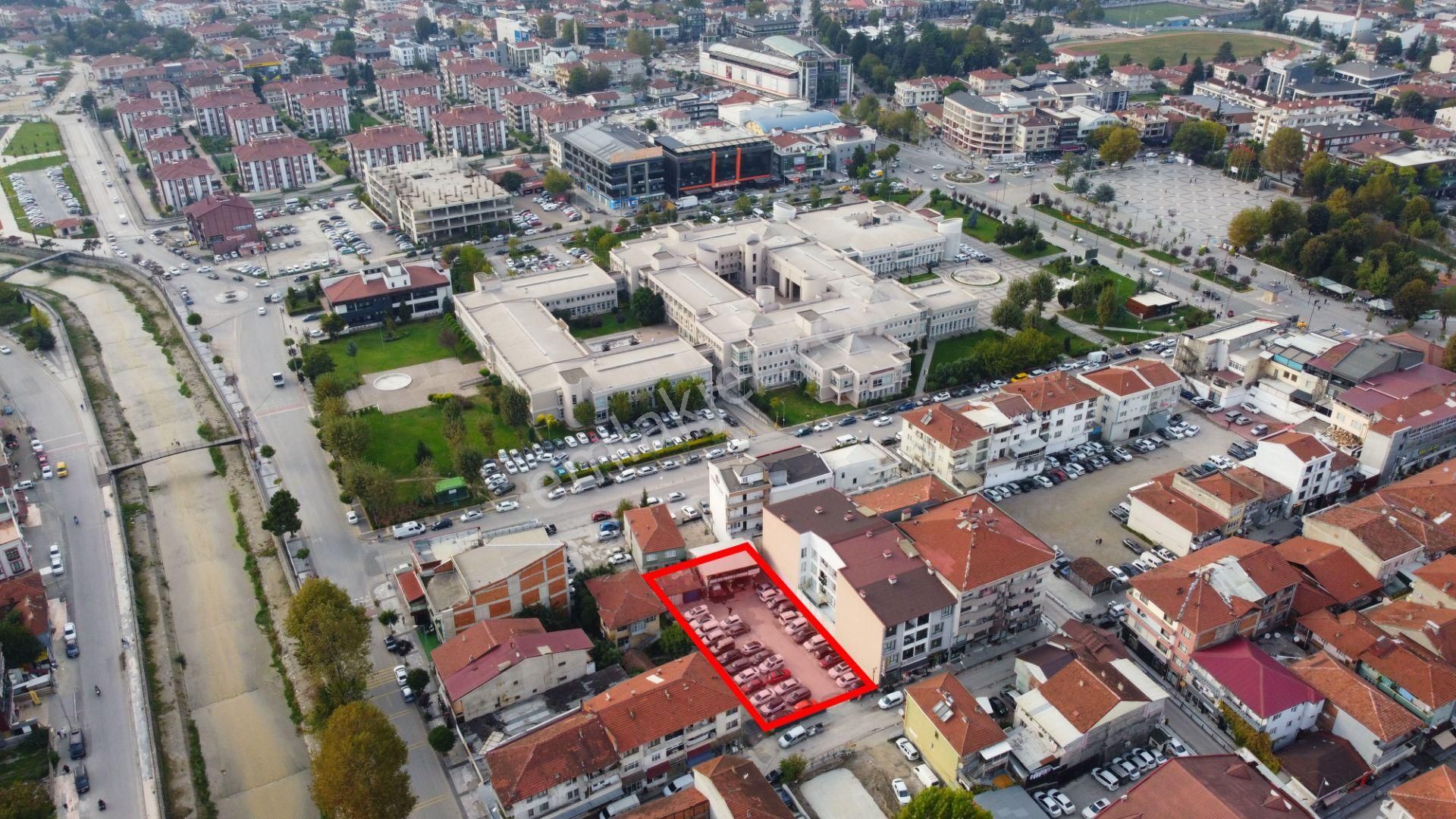 Düzce Merkez Camikebir Satılık Konut İmarlı  CAMİKEBİR | VALİLİĞE KOMŞU 4 KAT İZİNLİ 835M2 TİCARİ İMARLI ARSA