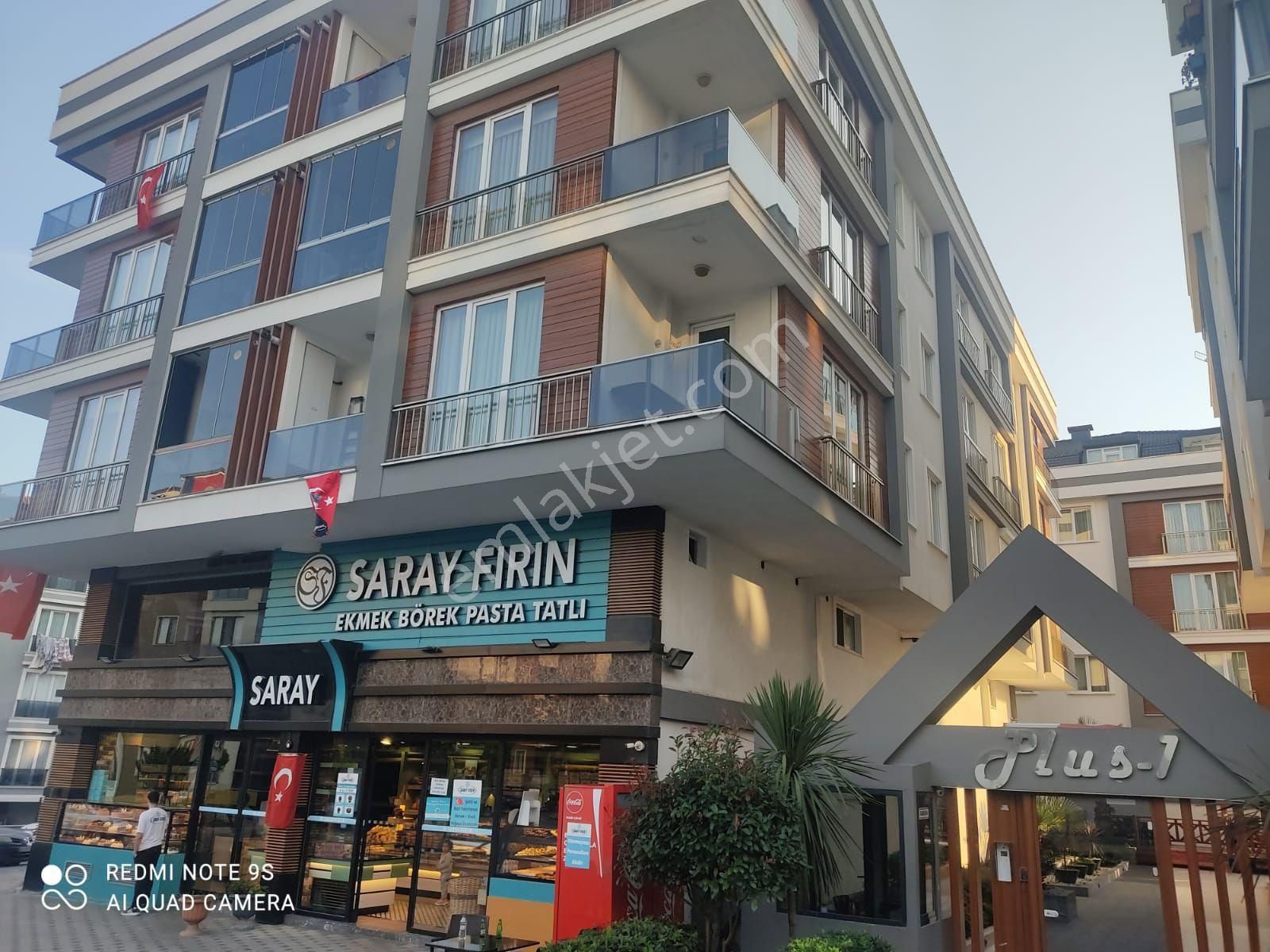 Beylikdüzü Kavaklı Satılık Daire Beylikdüzü kavaklı merkezde sitede 3+1 büyük daire satılık